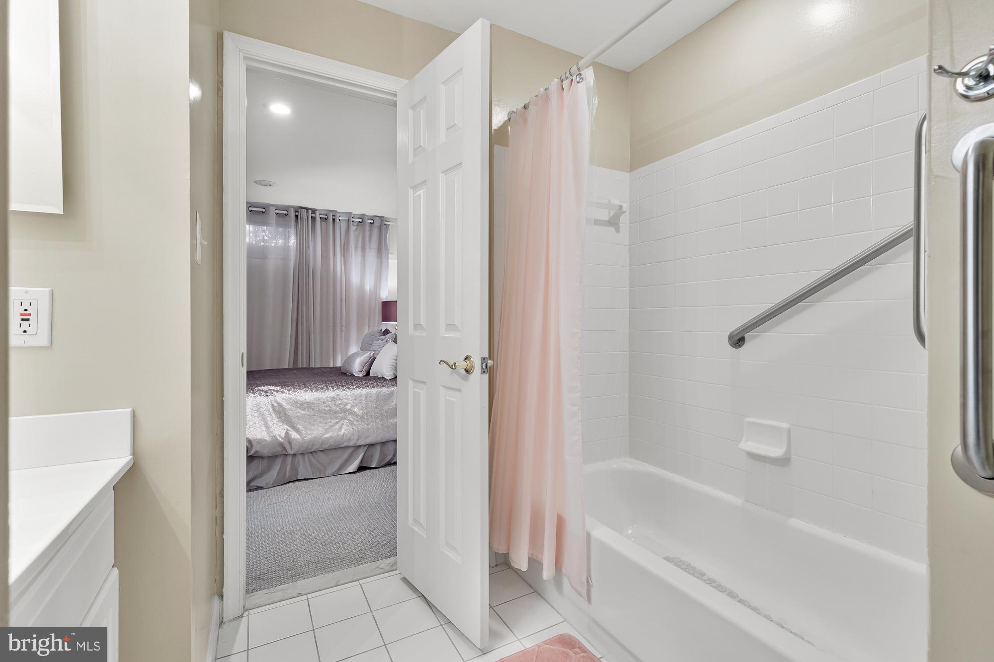 MCAULEY PARK - Residential