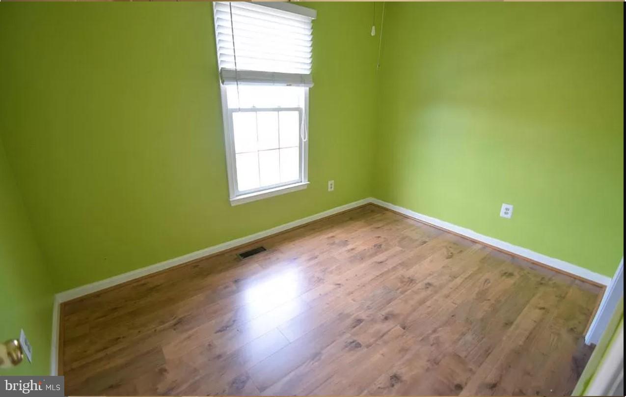 SULLY STATION - Residential Lease