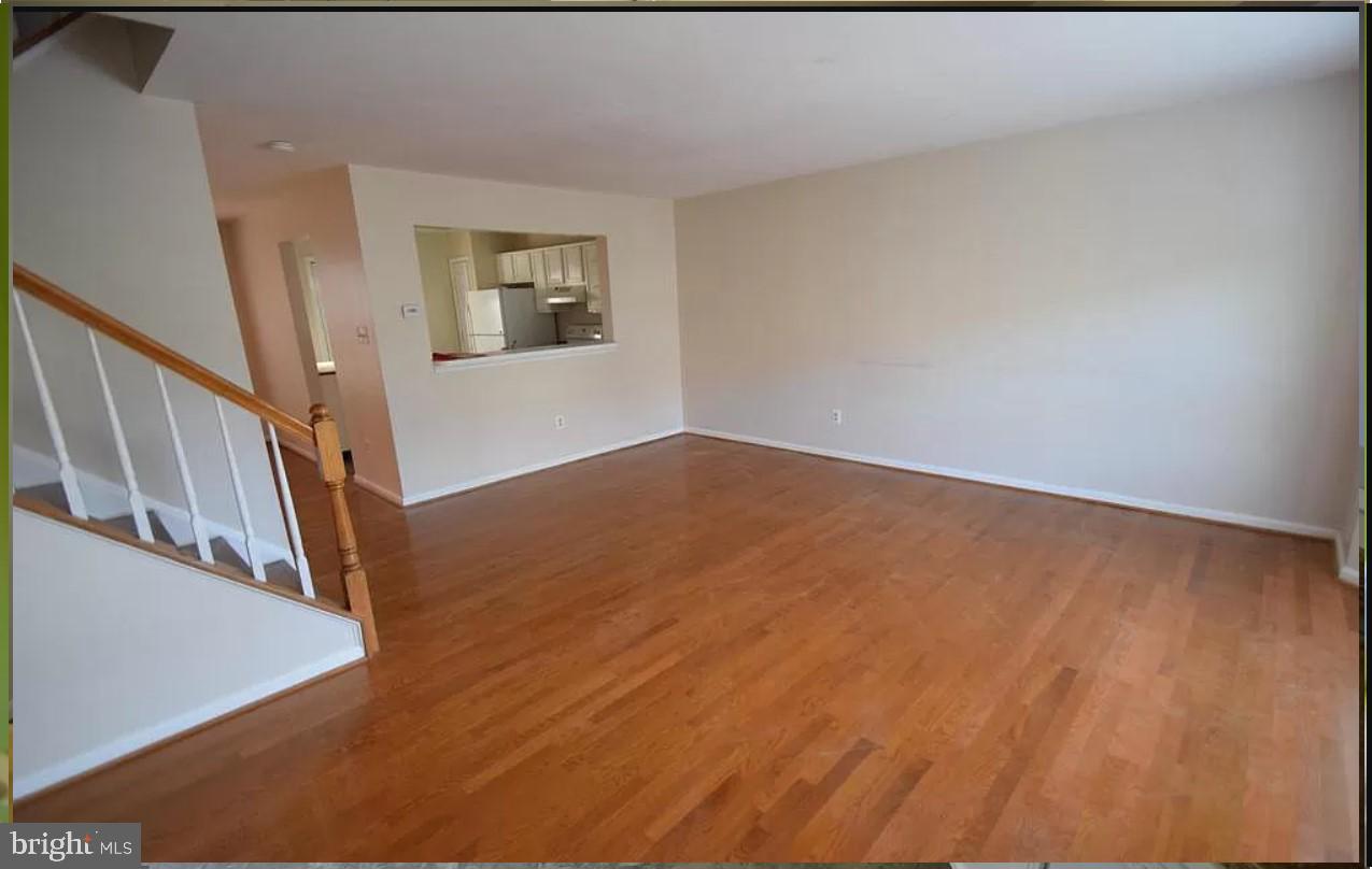 SULLY STATION - Residential Lease