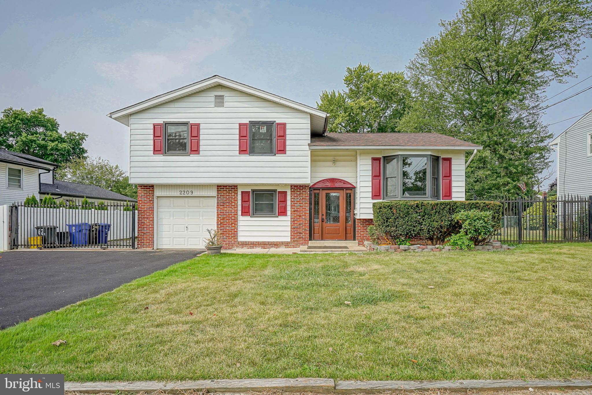 2209 NEW ALBANY ROAD