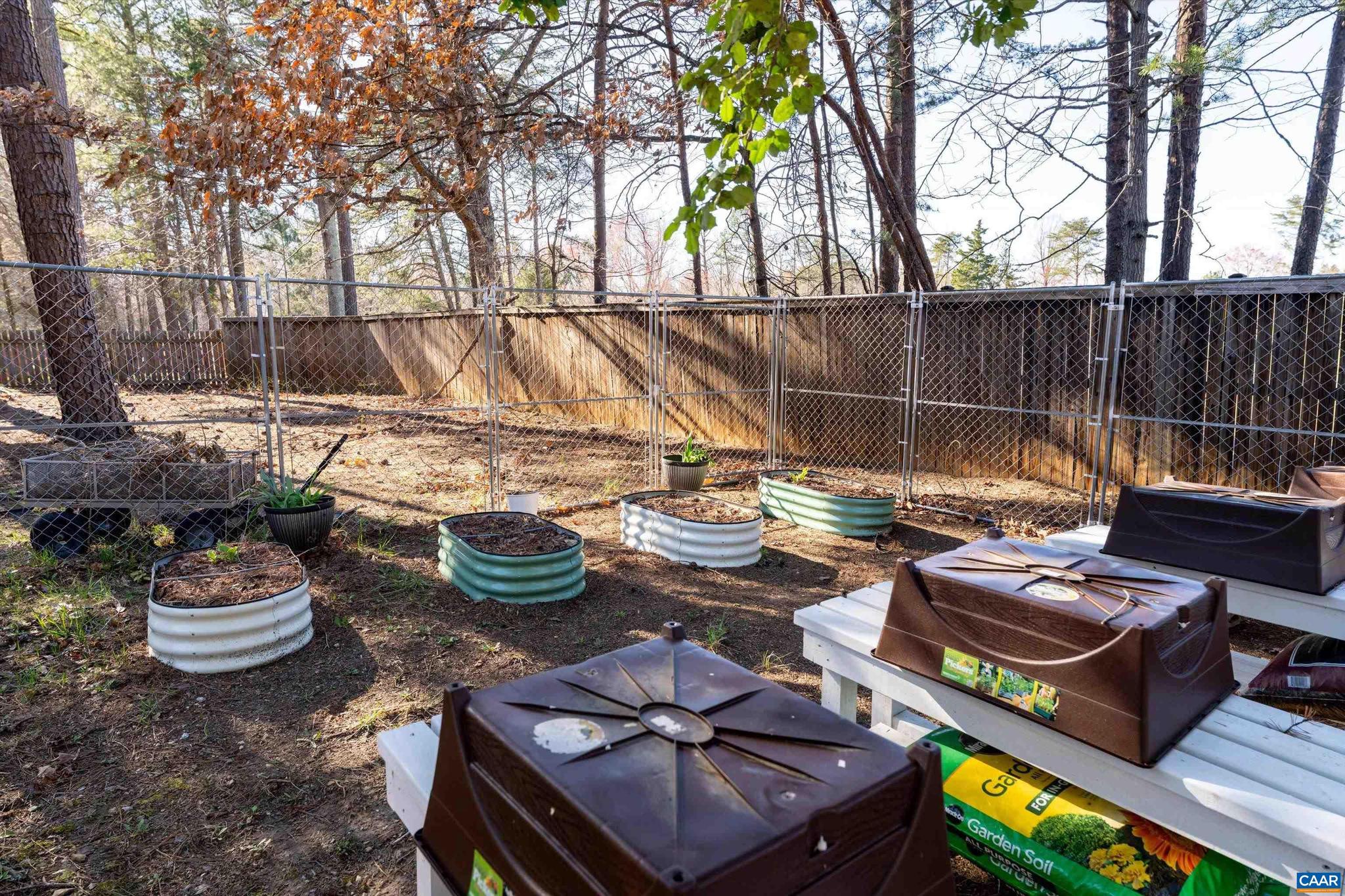 LAKE MONTICELLO - Residential