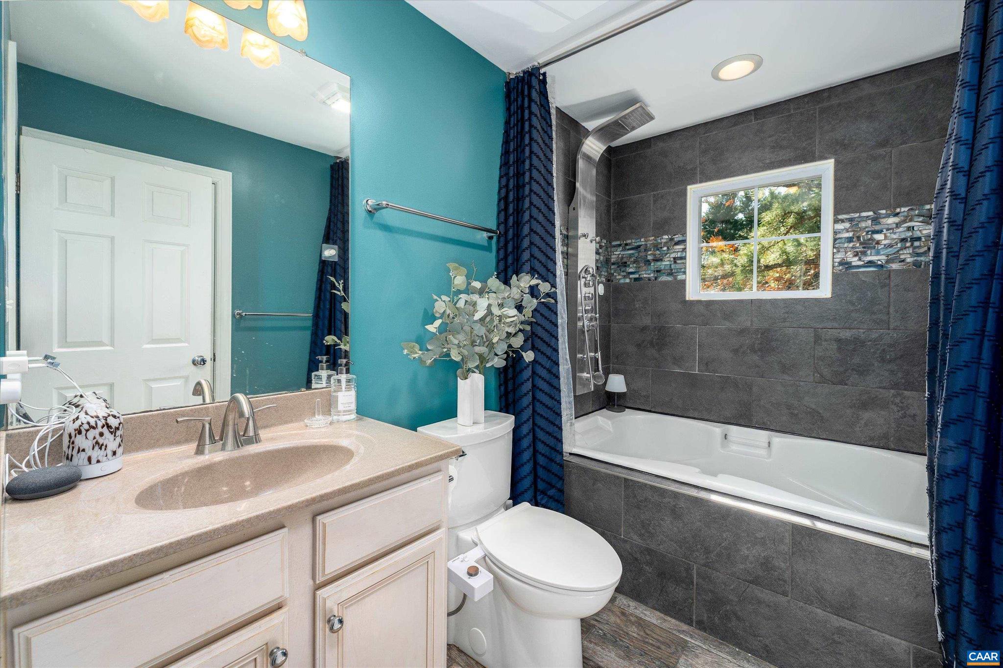 LAKE MONTICELLO - Residential