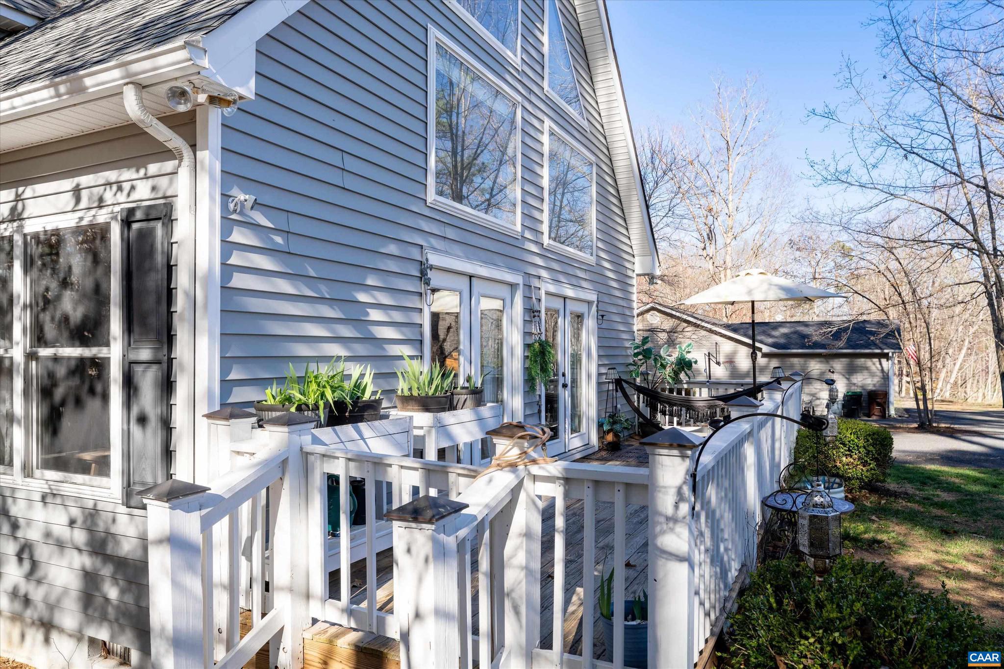 LAKE MONTICELLO - Residential