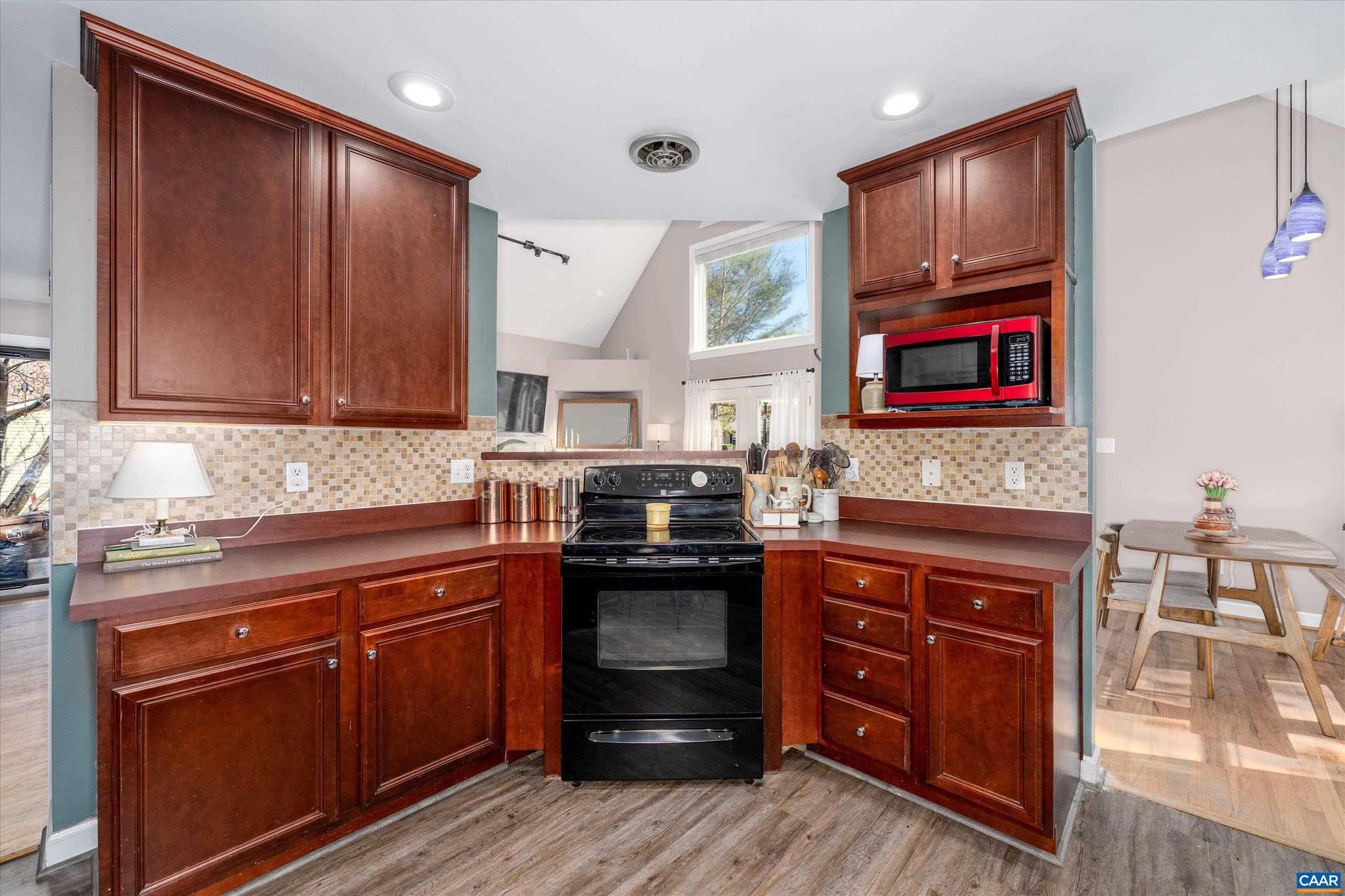 LAKE MONTICELLO - Residential