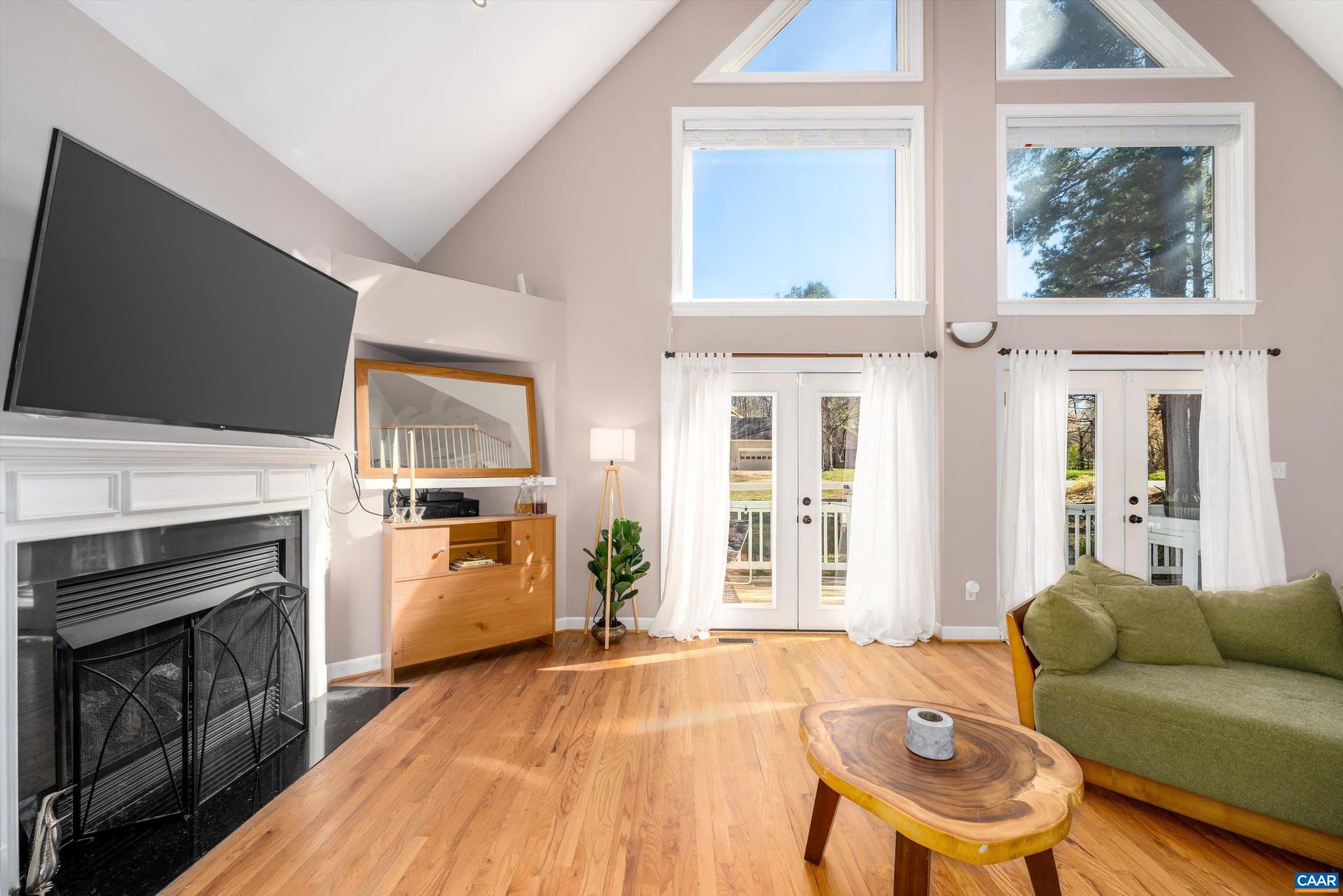 LAKE MONTICELLO - Residential