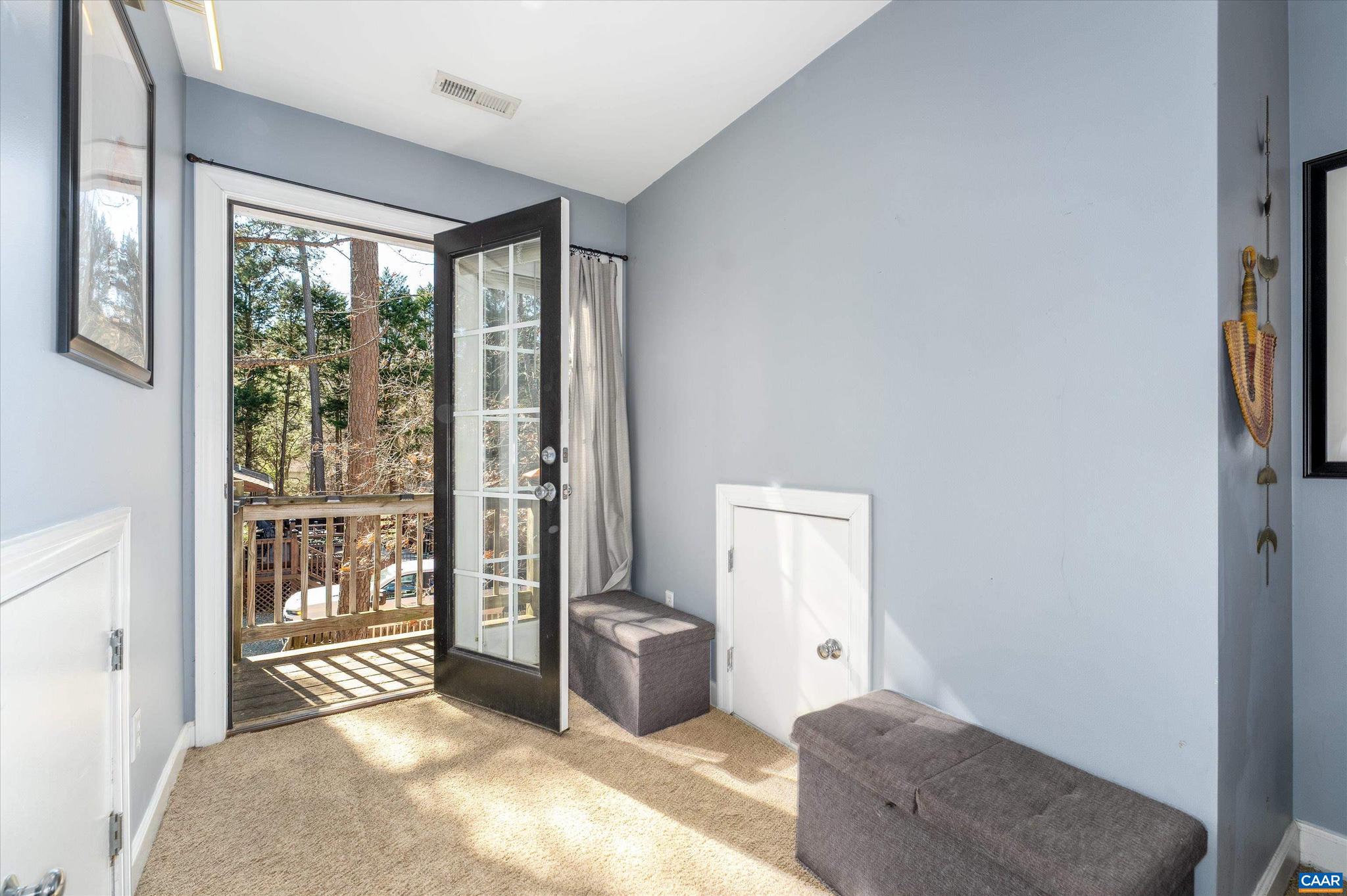 LAKE MONTICELLO - Residential