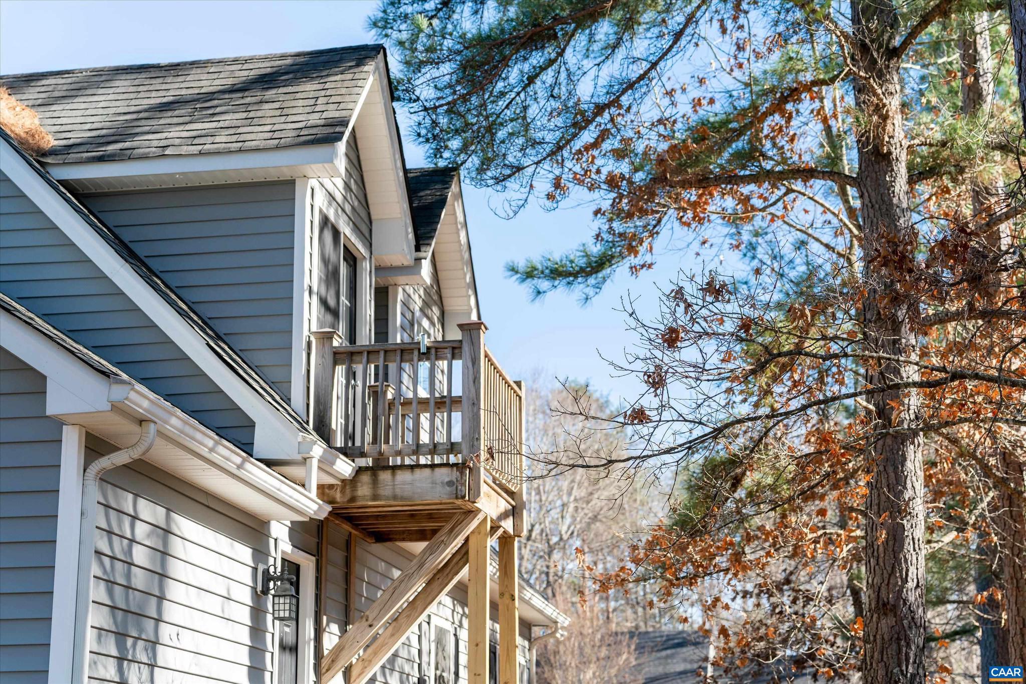 LAKE MONTICELLO - Residential