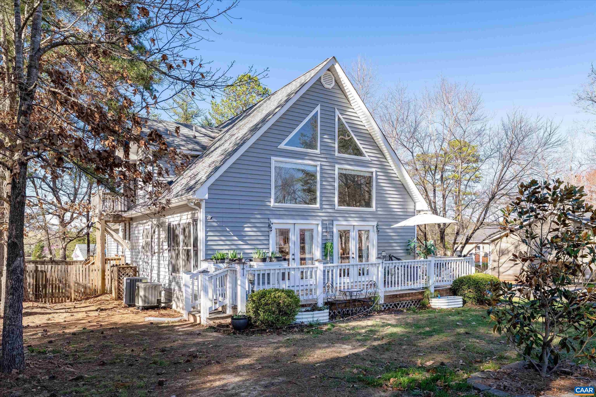 LAKE MONTICELLO - Residential