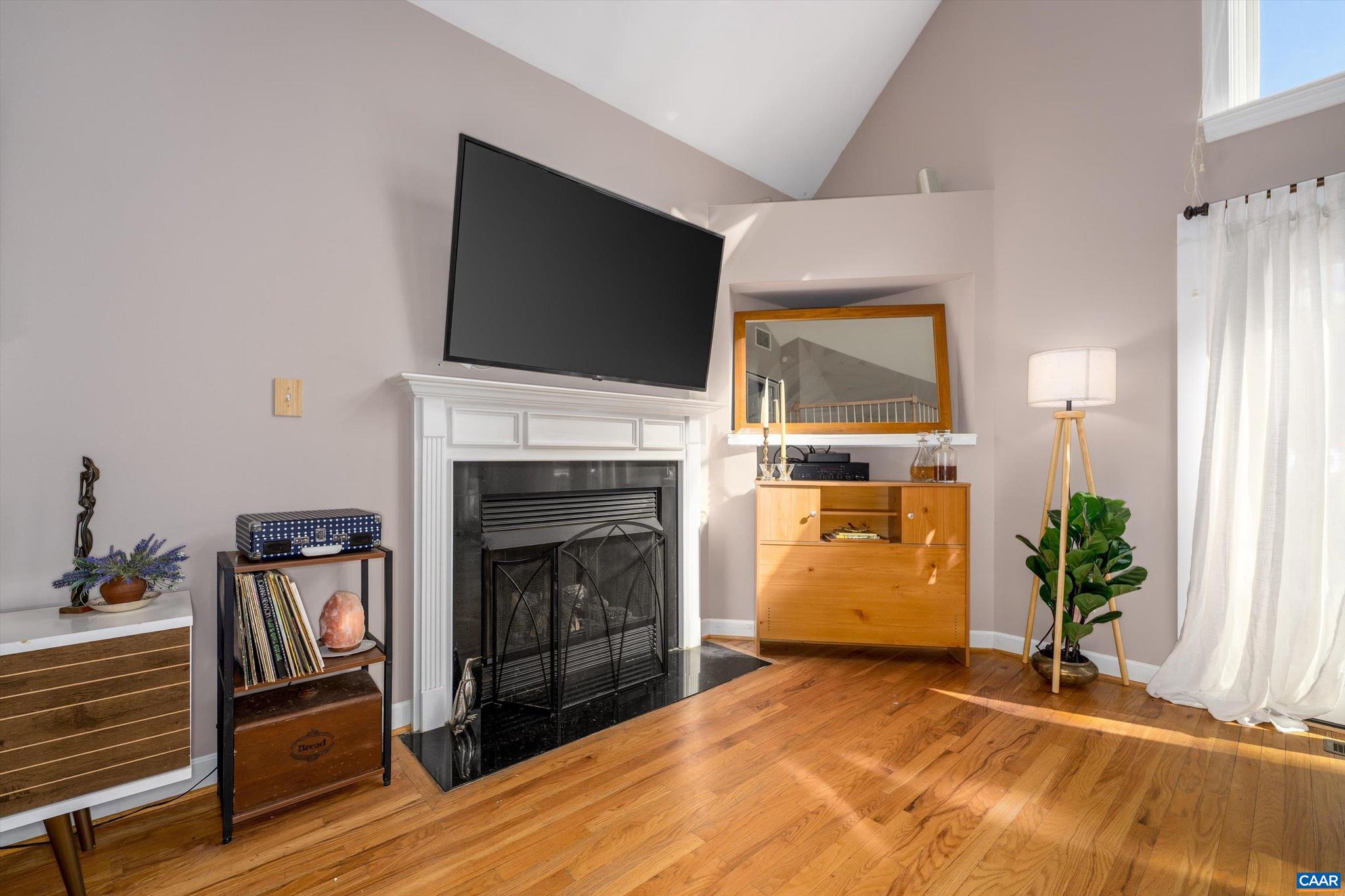 LAKE MONTICELLO - Residential