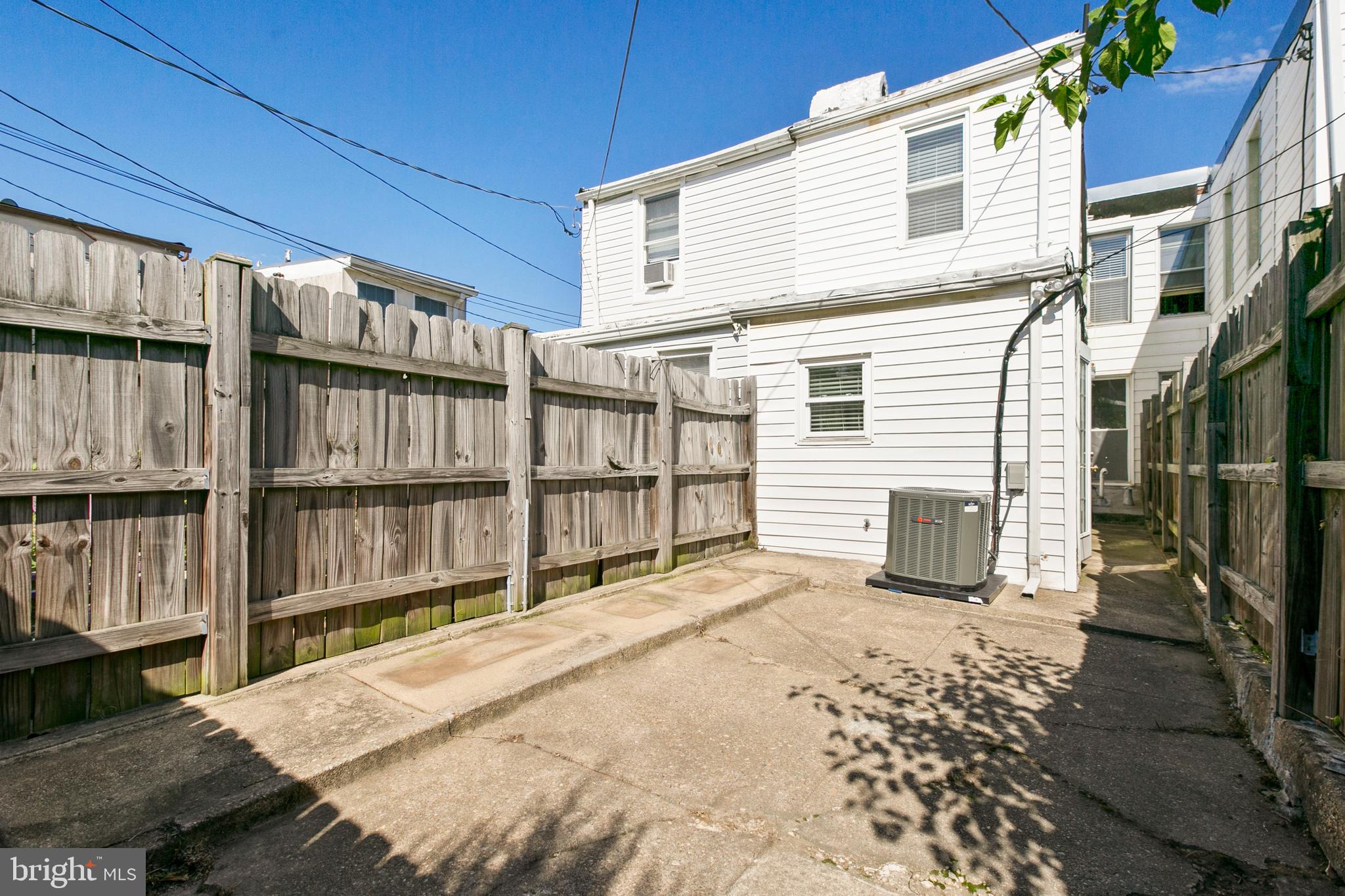 HIGHLANDTOWN - Residential