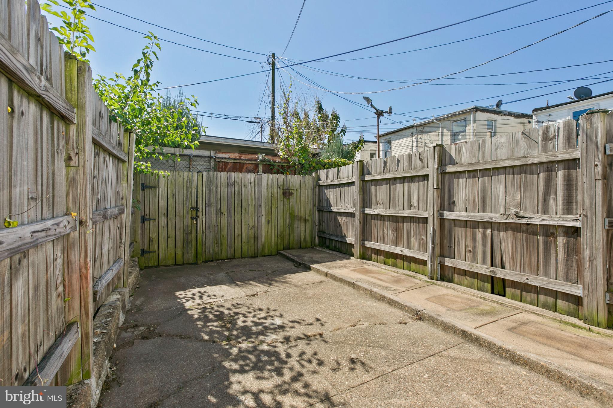 HIGHLANDTOWN - Residential