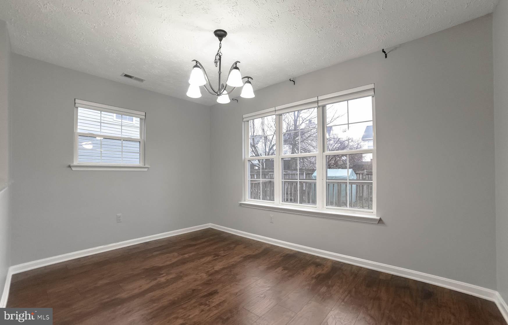 ST CHARLES SUB - HAMPSHIRE - Residential