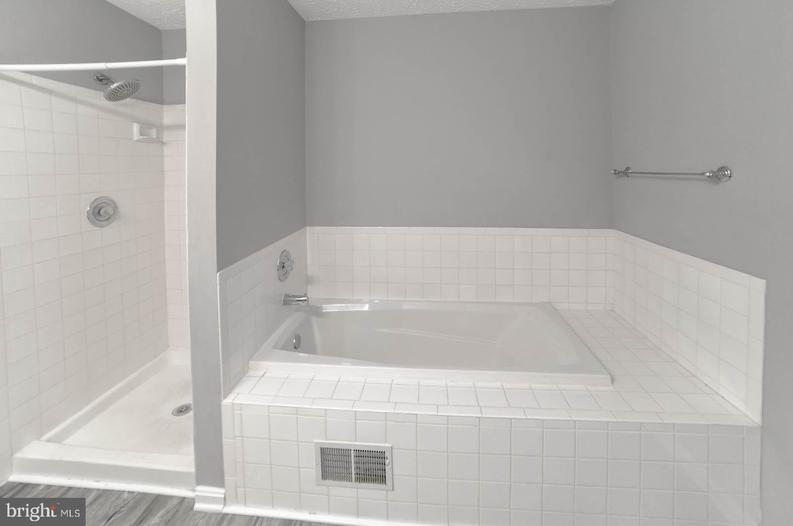 ST CHARLES SUB - HAMPSHIRE - Residential