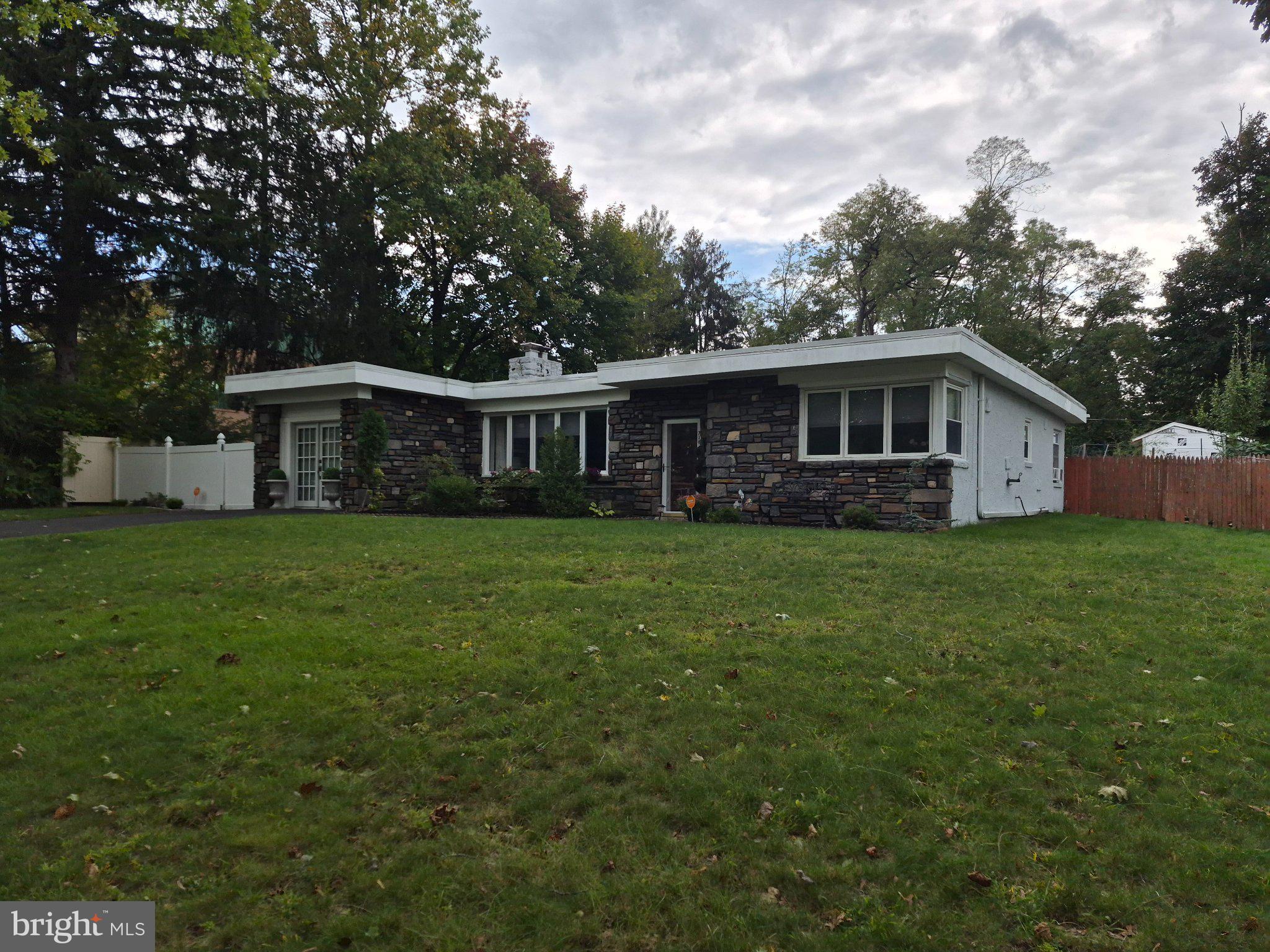 716 MARTENS LANE