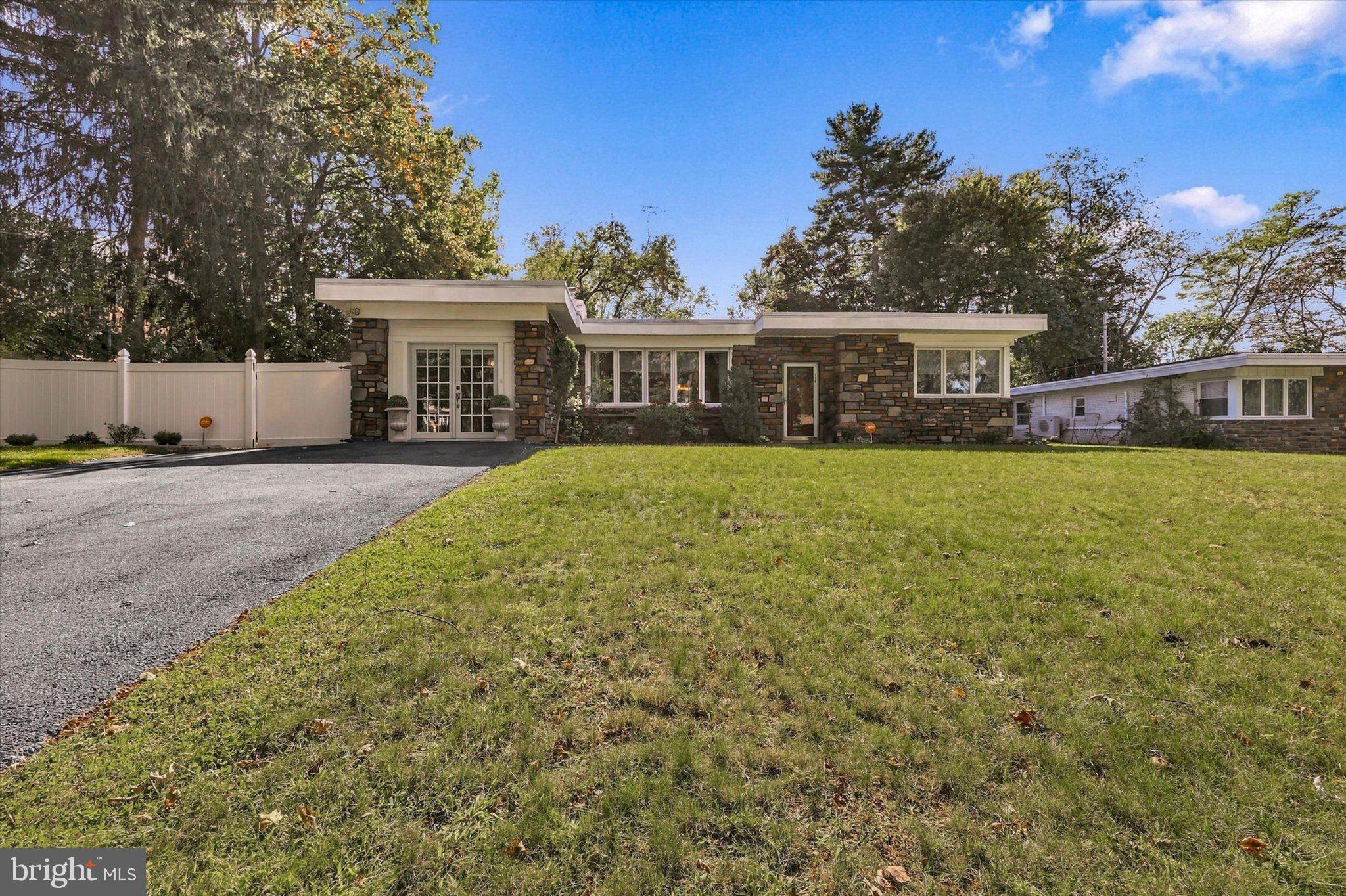 716 MARTENS LANE