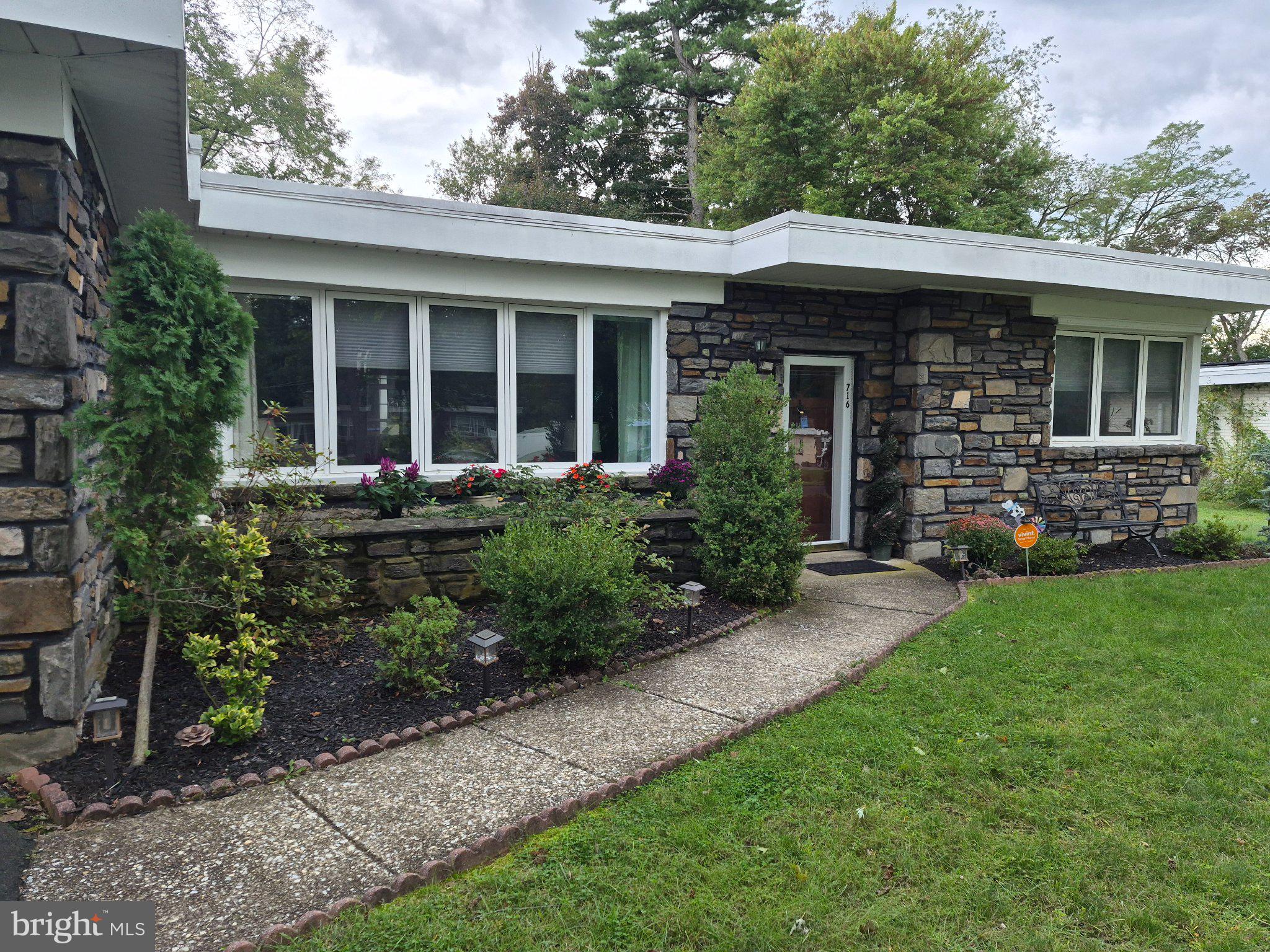 716 MARTENS LANE