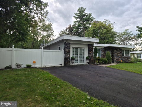 Photo of 716 Martens Lane, SPRINGFIELD, PA 19064 (MLS # PADE2125046)