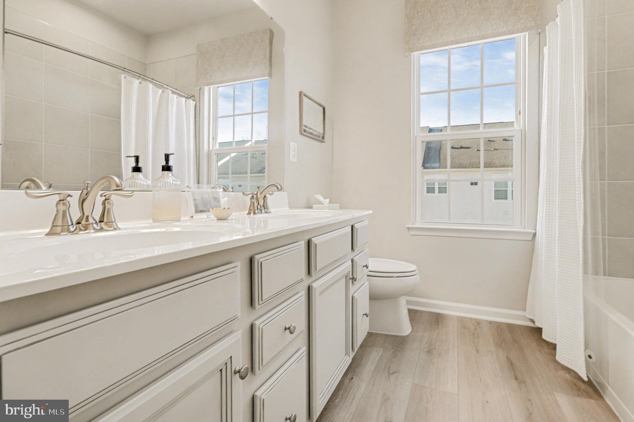 INDEPENDENCE SQUARE - Residential