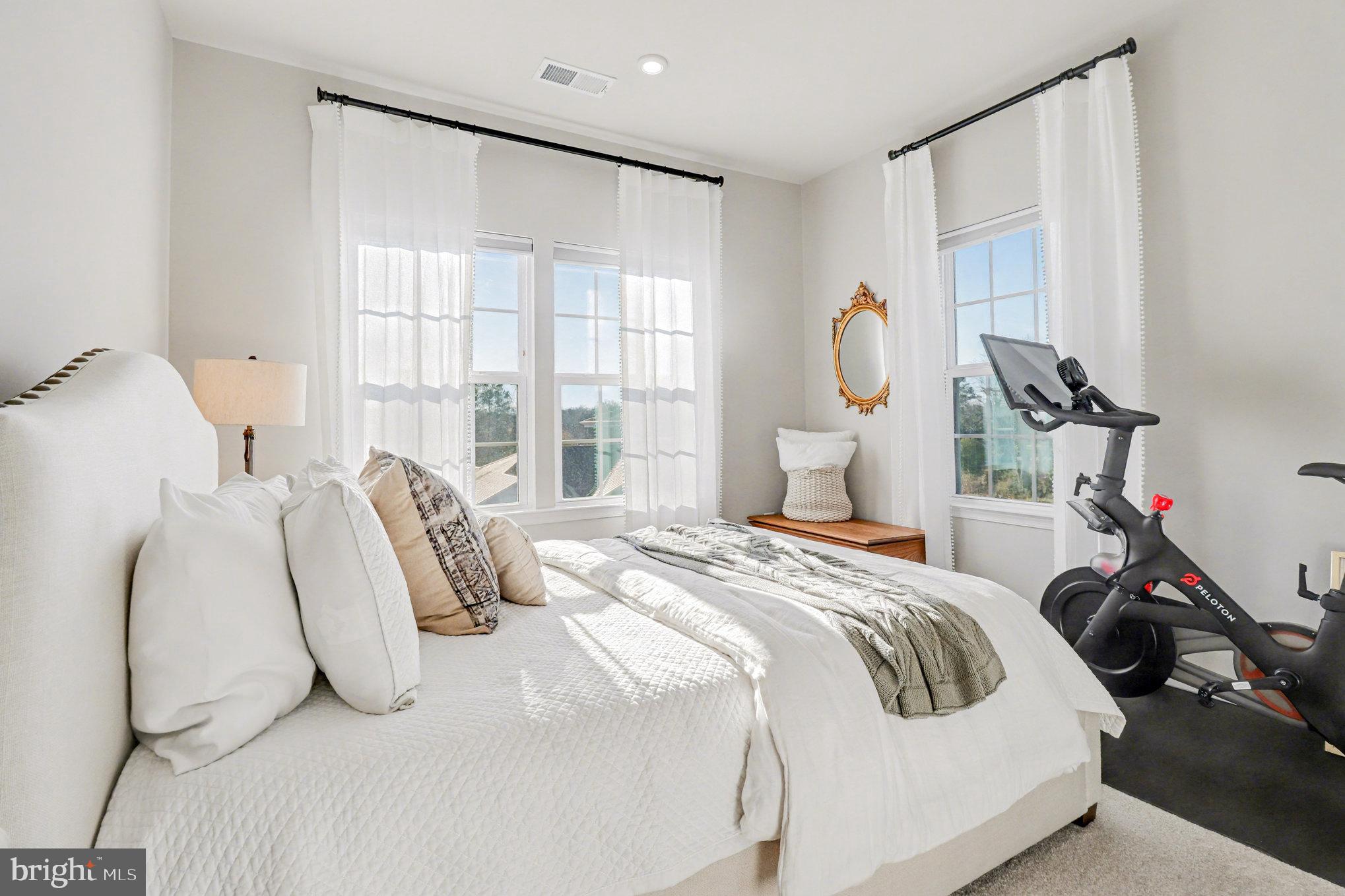 INDEPENDENCE SQUARE - Residential