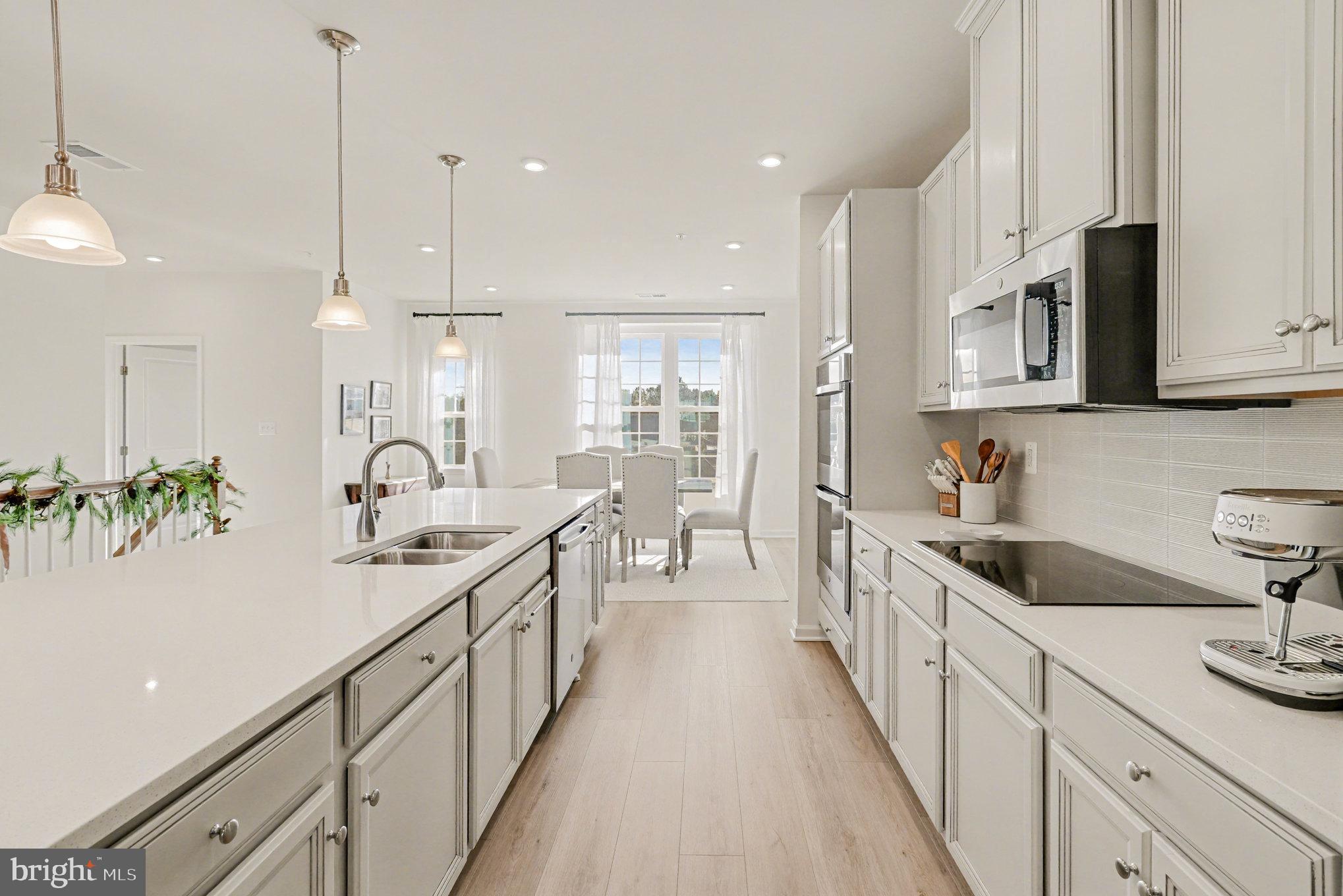 INDEPENDENCE SQUARE - Residential