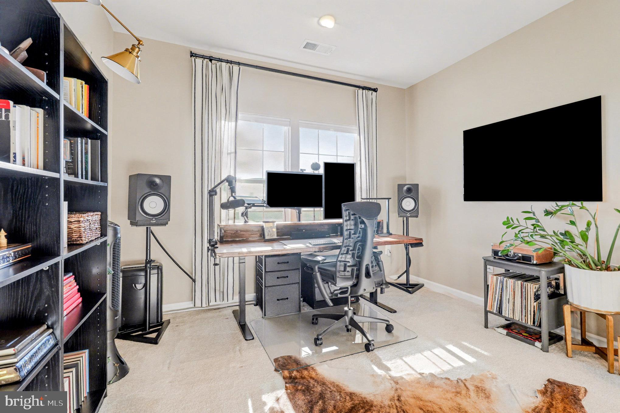 INDEPENDENCE SQUARE - Residential