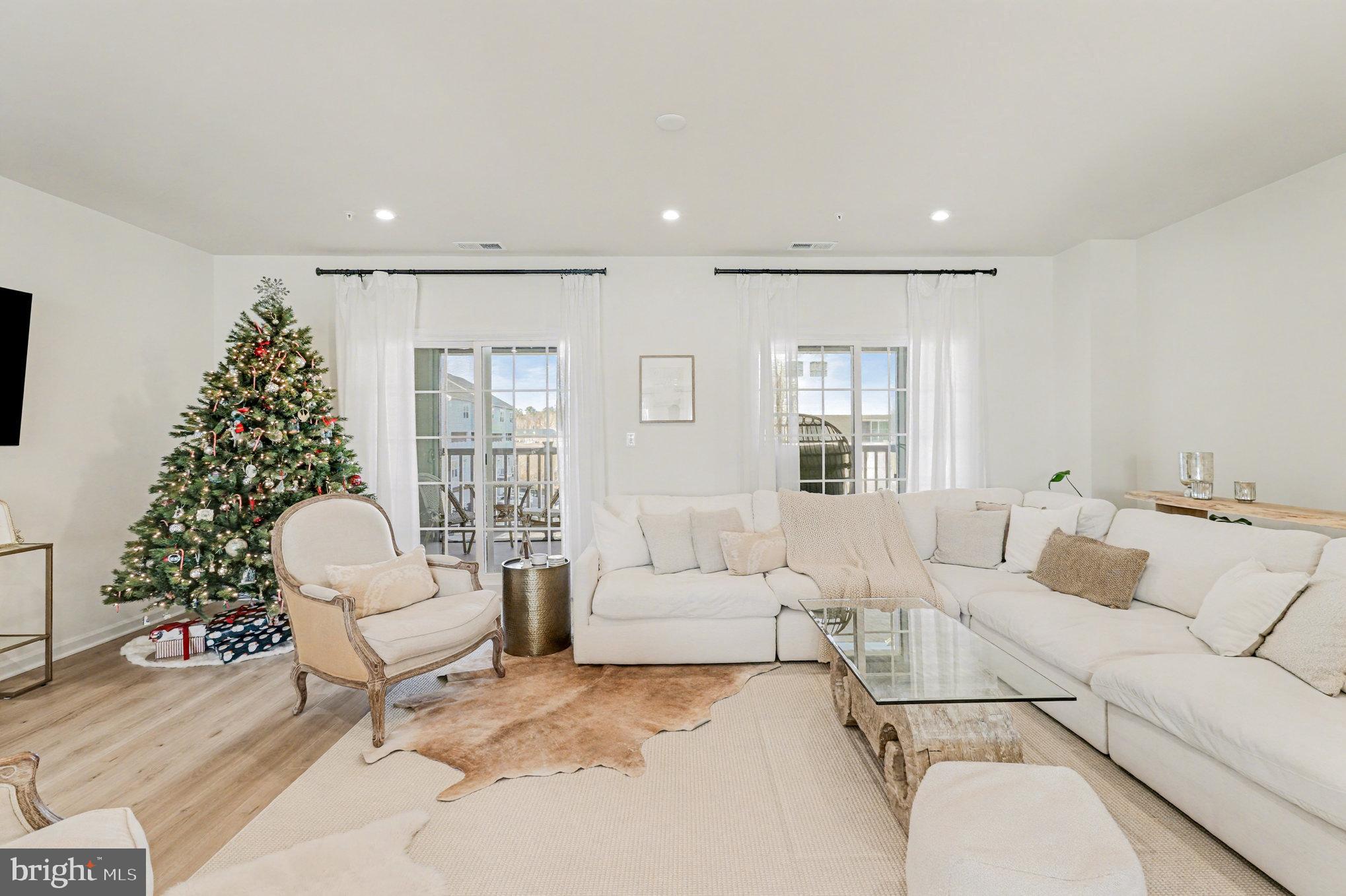 INDEPENDENCE SQUARE - Residential