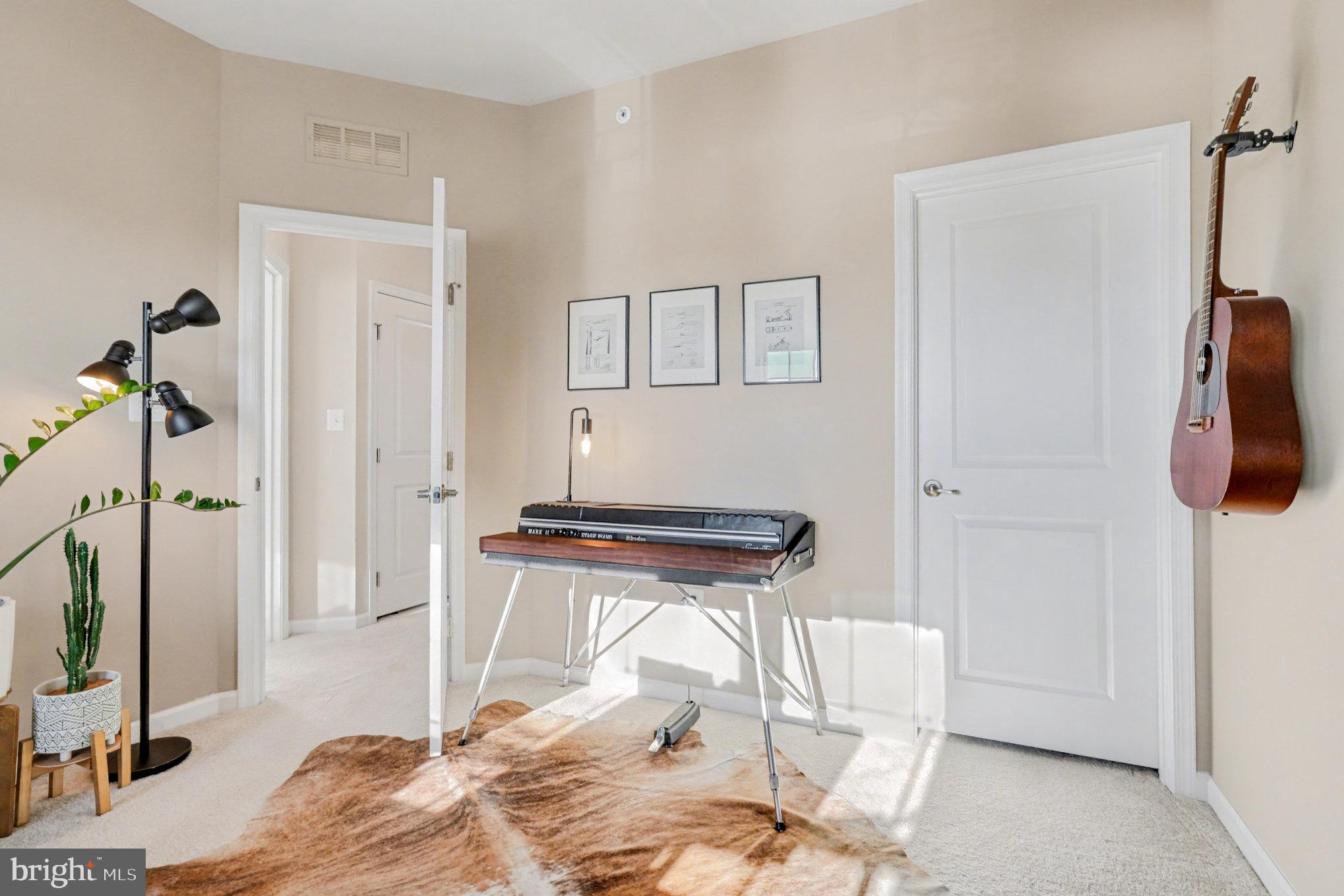 INDEPENDENCE SQUARE - Residential