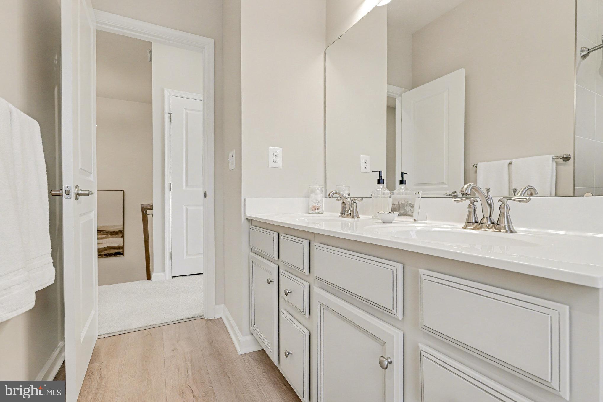 INDEPENDENCE SQUARE - Residential