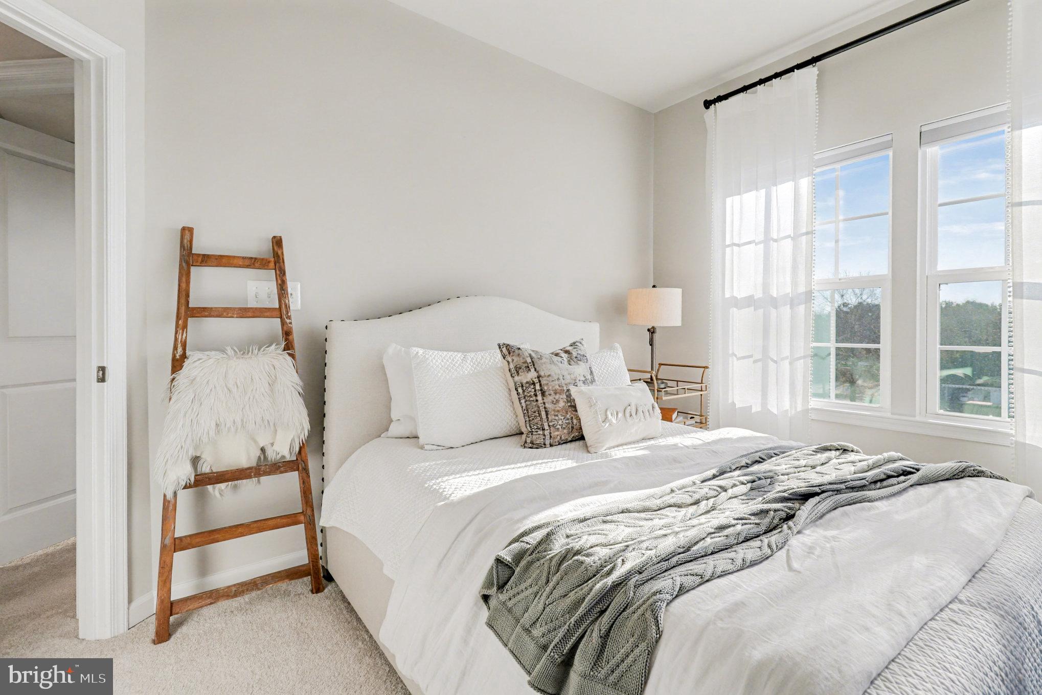 INDEPENDENCE SQUARE - Residential