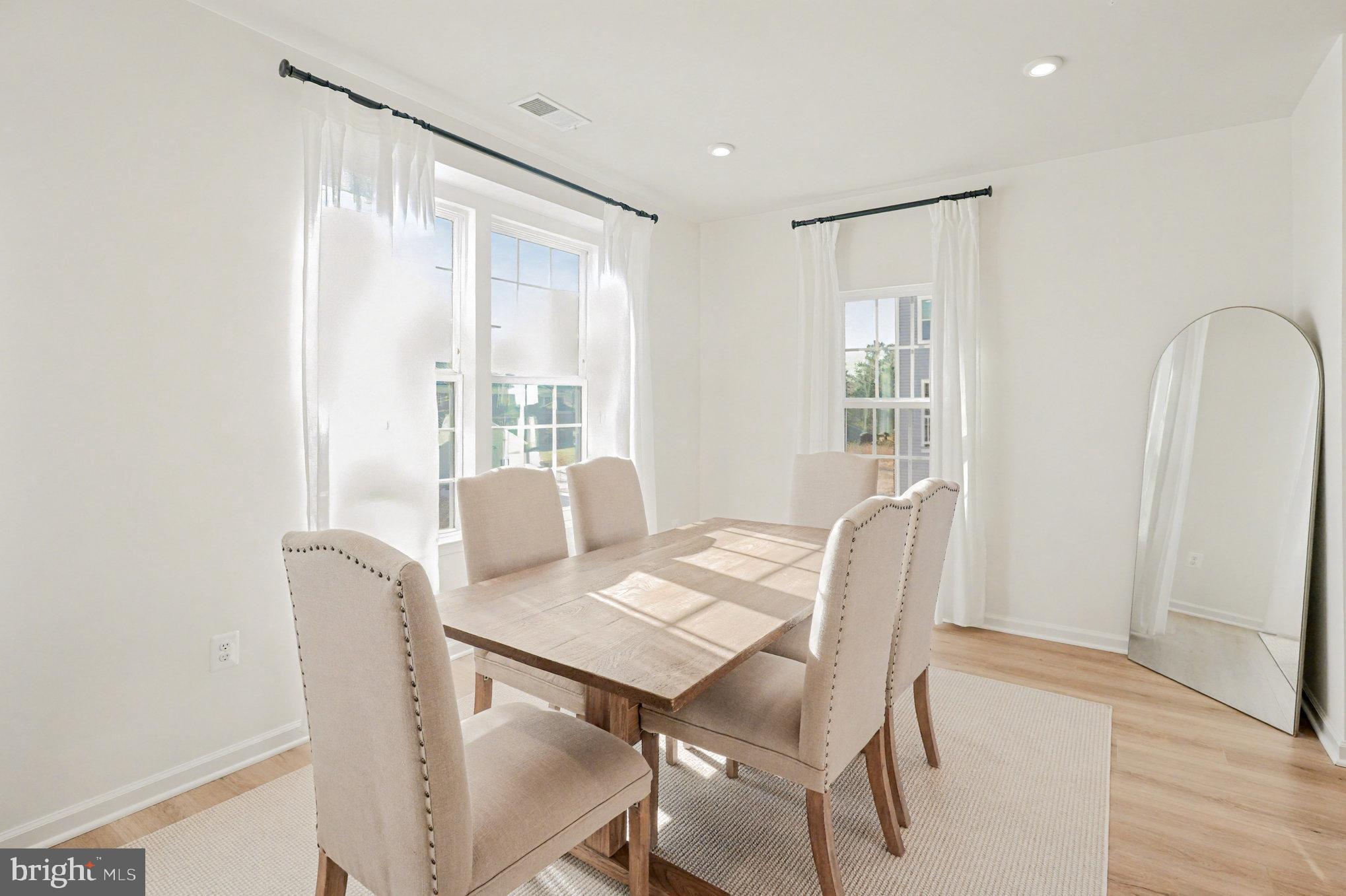 INDEPENDENCE SQUARE - Residential