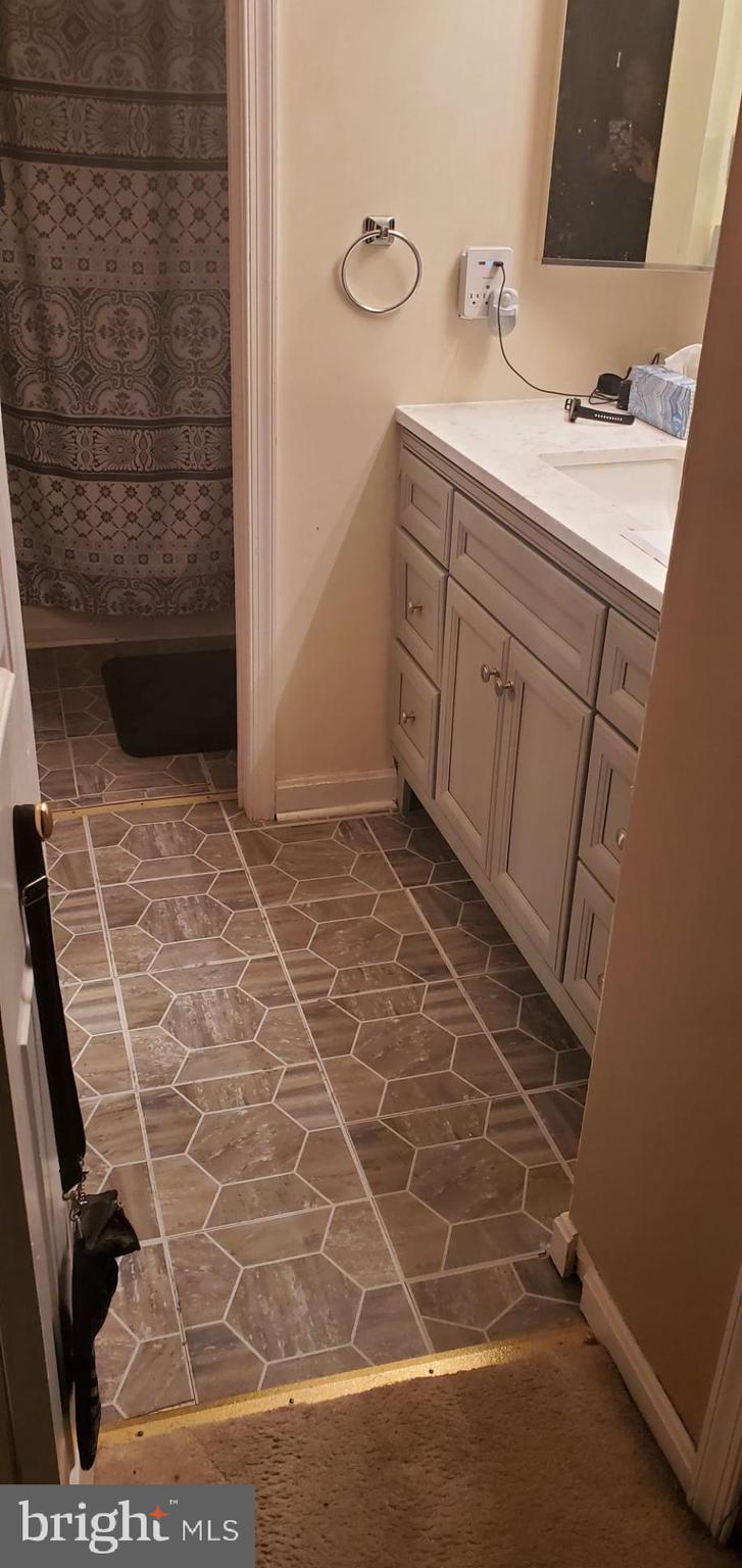 WESTLAKE VILLAGE - Residential