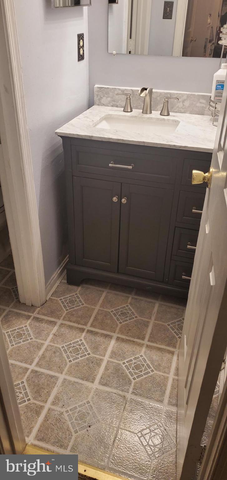 WESTLAKE VILLAGE - Residential