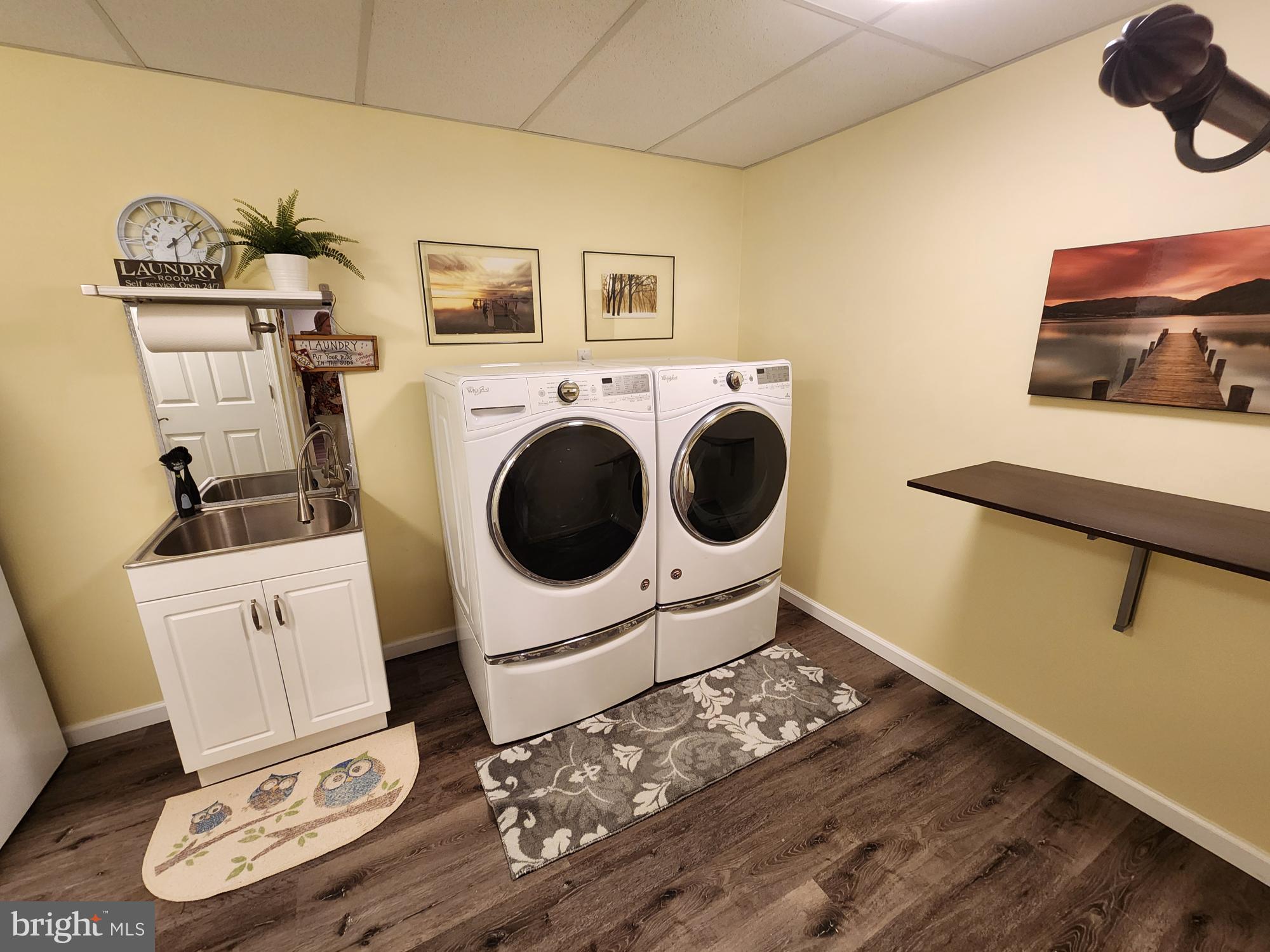 LAUREL RIDGE - Residential