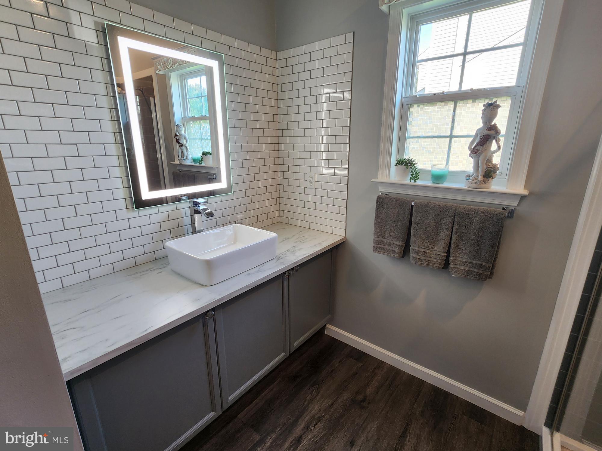 LAUREL RIDGE - Residential