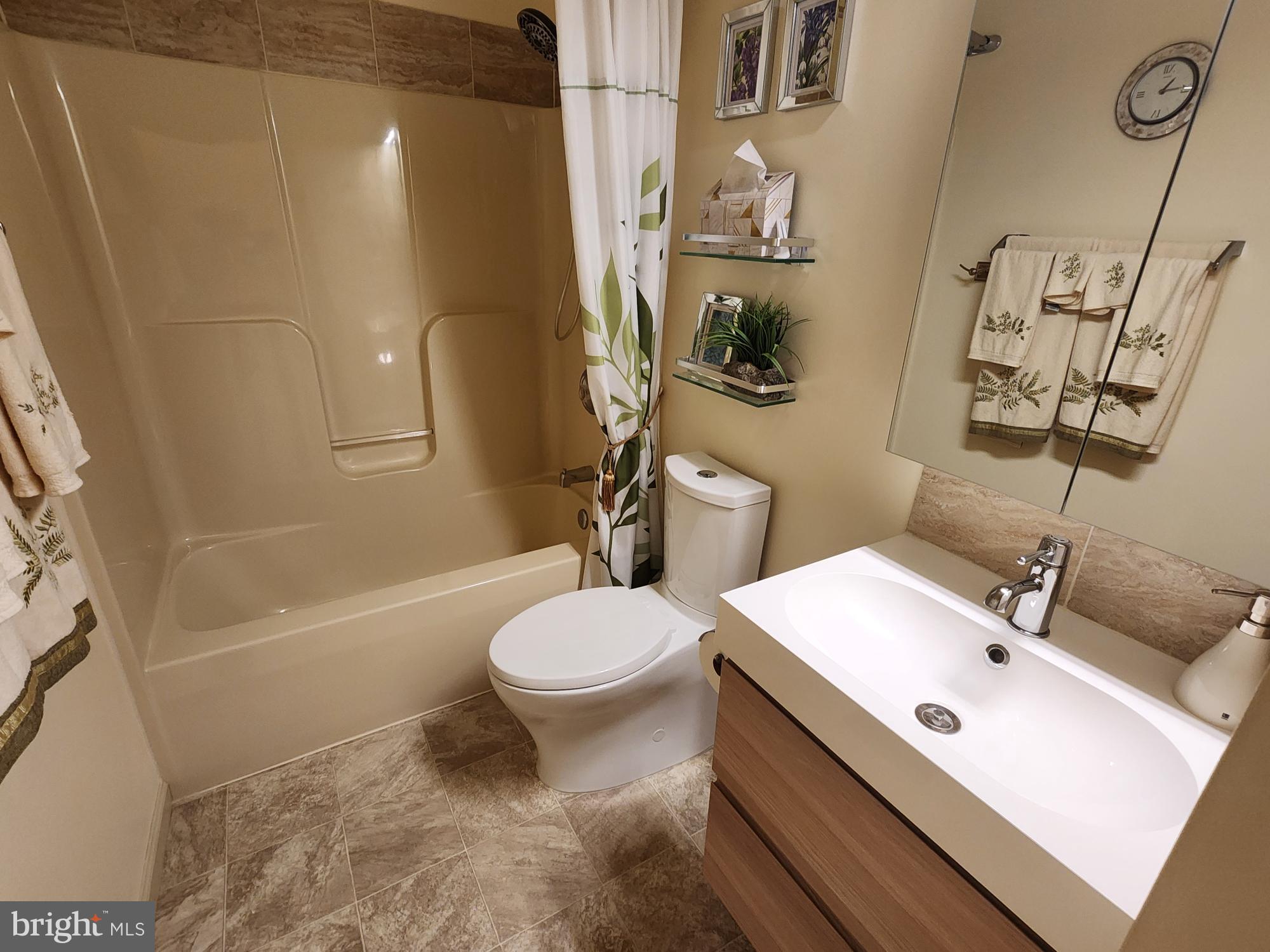 LAUREL RIDGE - Residential