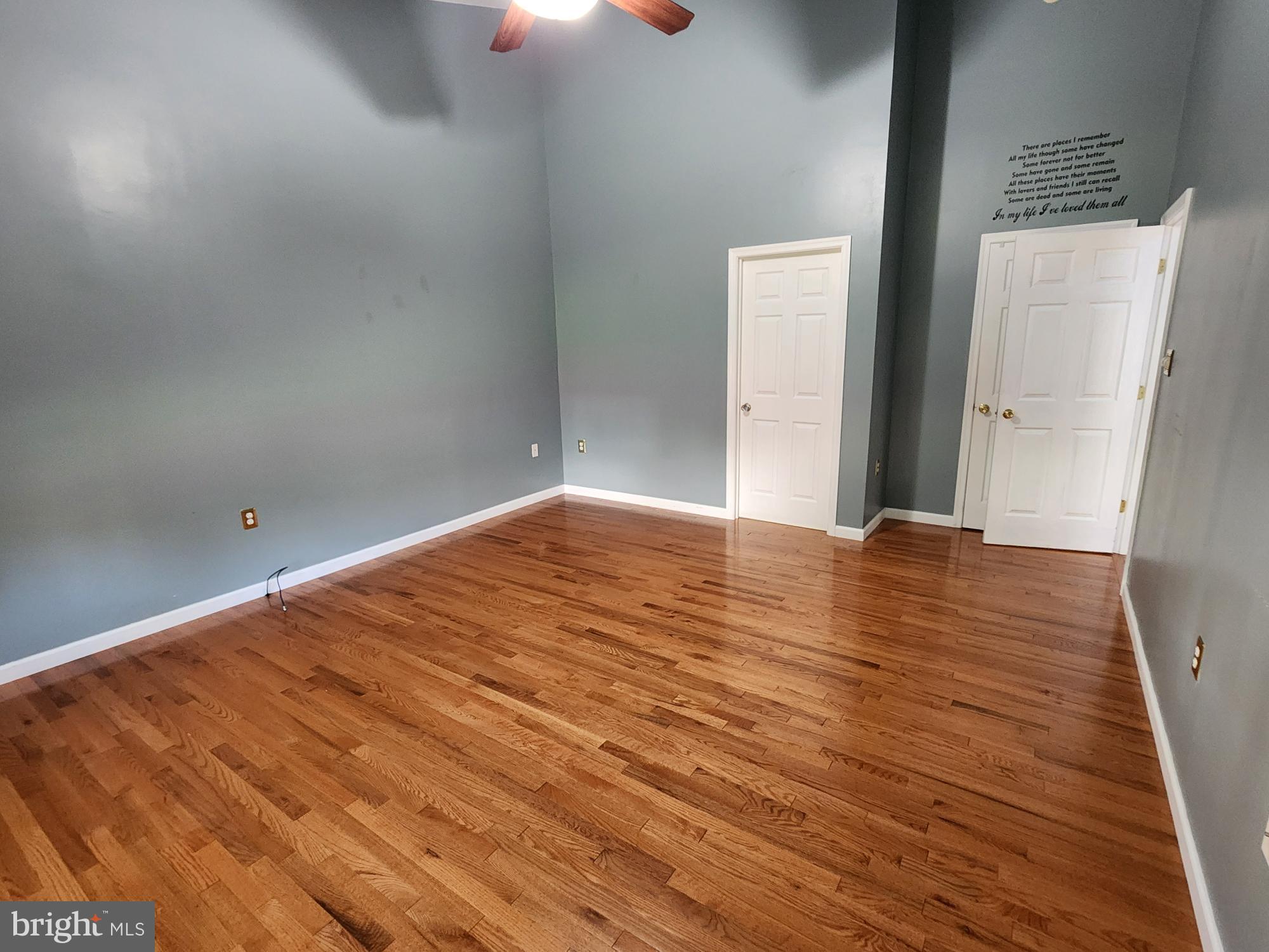 LAUREL RIDGE - Residential