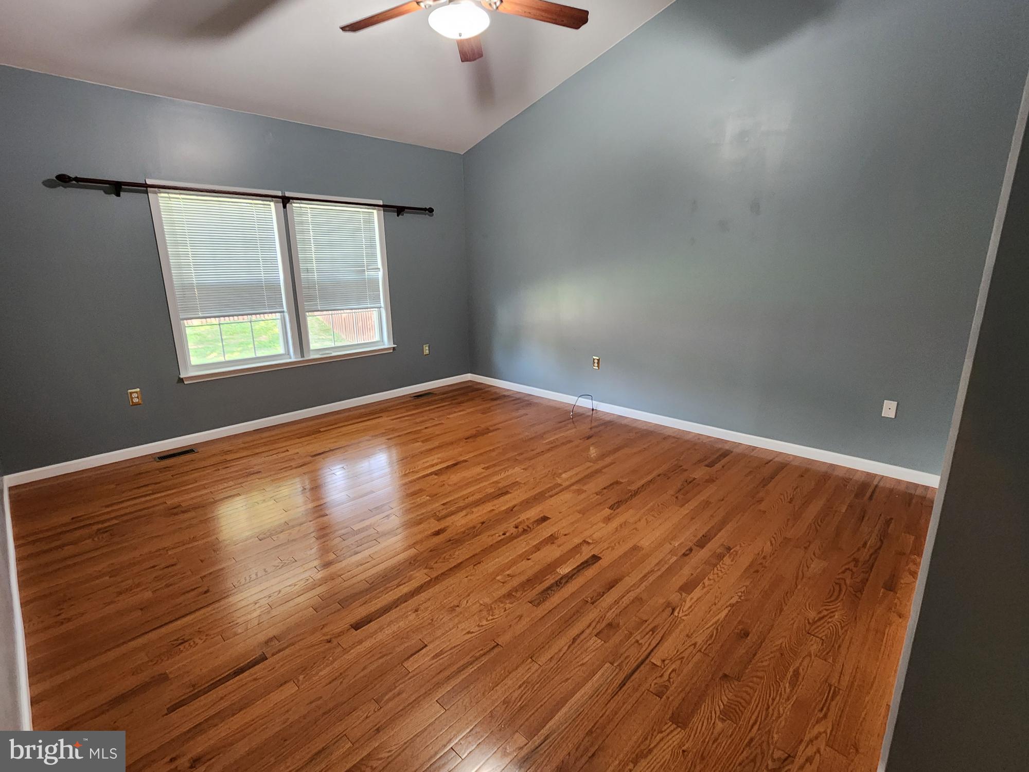 LAUREL RIDGE - Residential