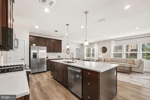 Condo For Sale - 46270 Mount Allen Terrace #101<br/> STERLING, VA 20164