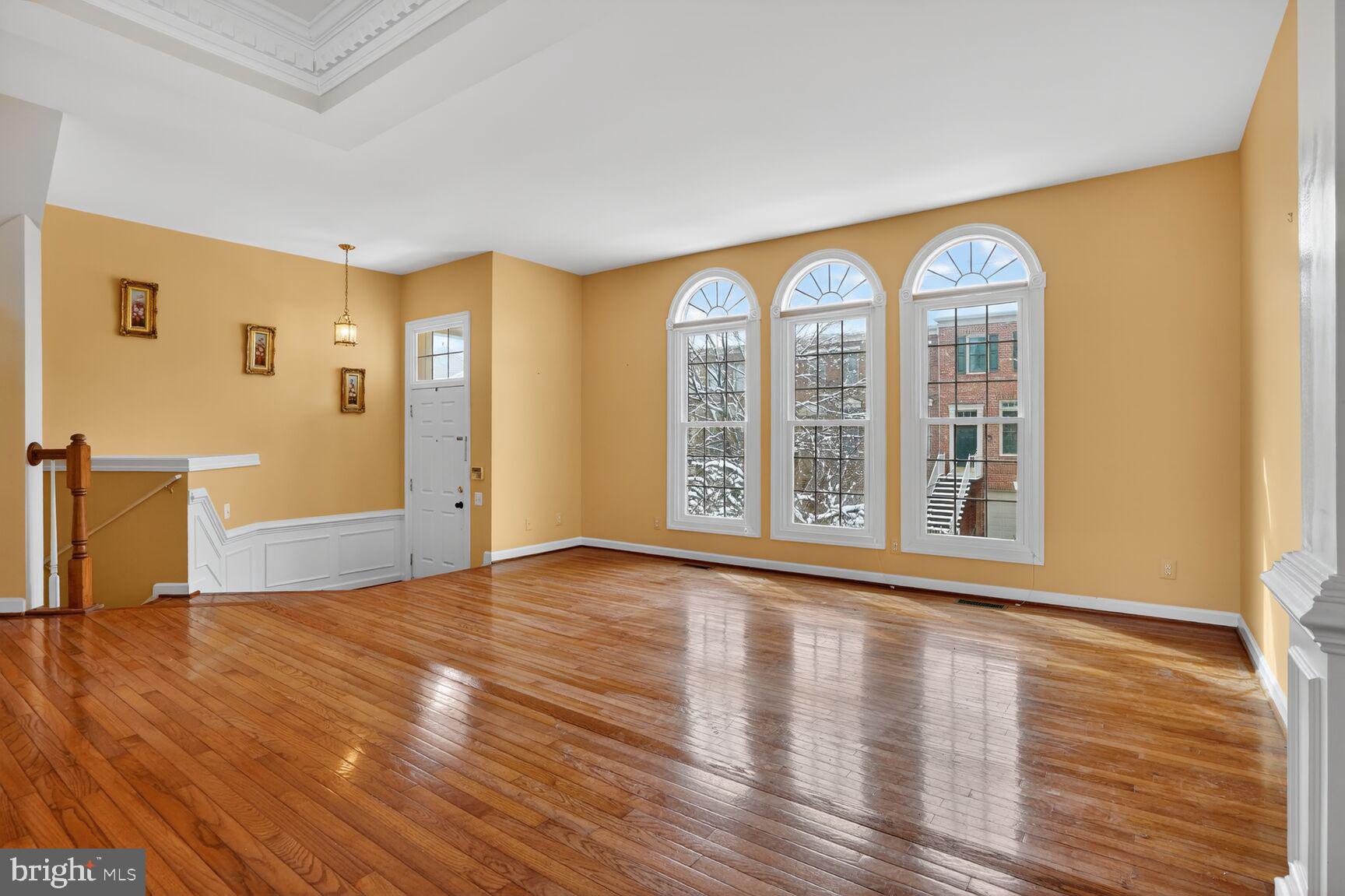 VIRGINIA CENTER - Residential