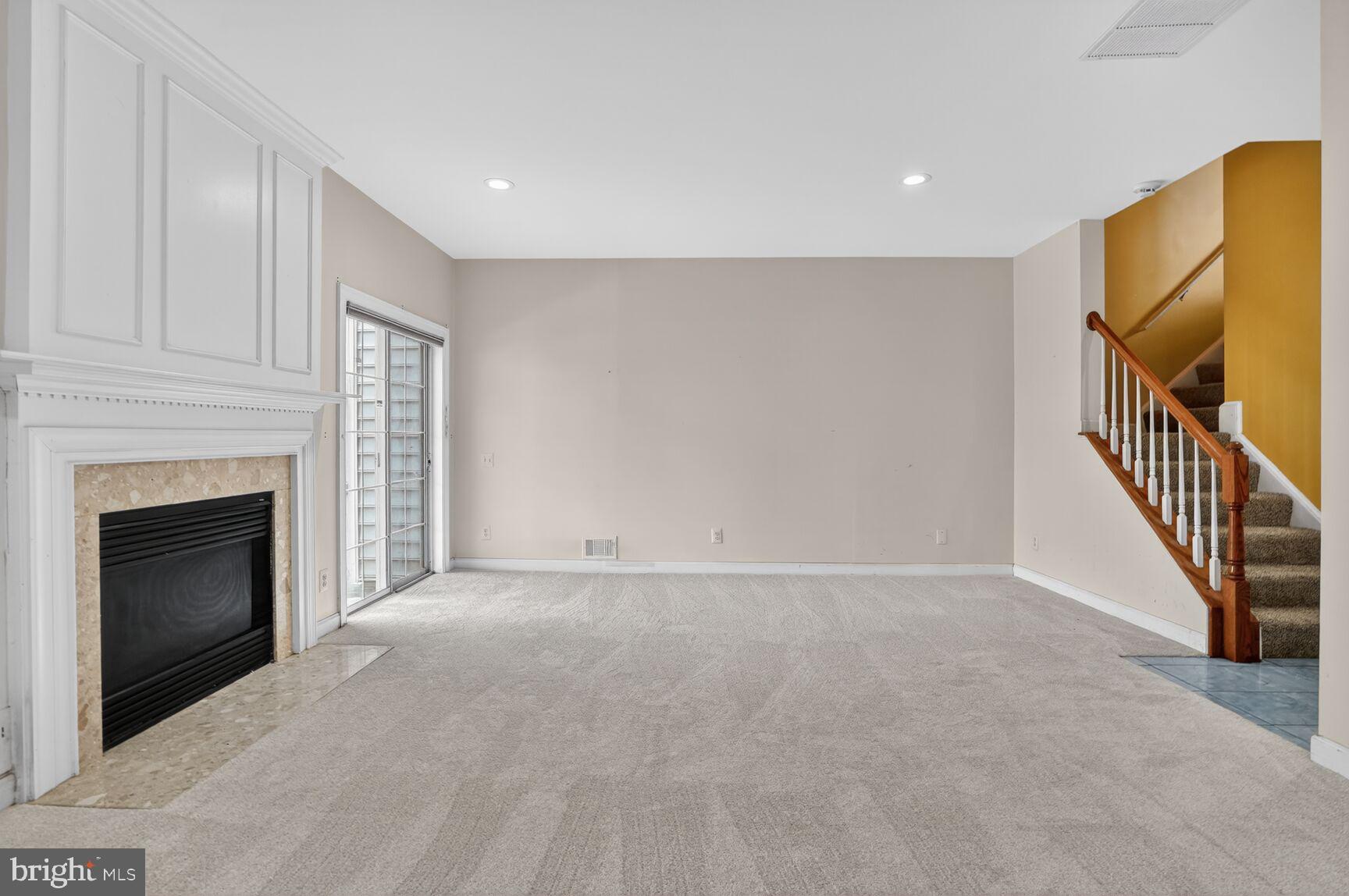 VIRGINIA CENTER - Residential