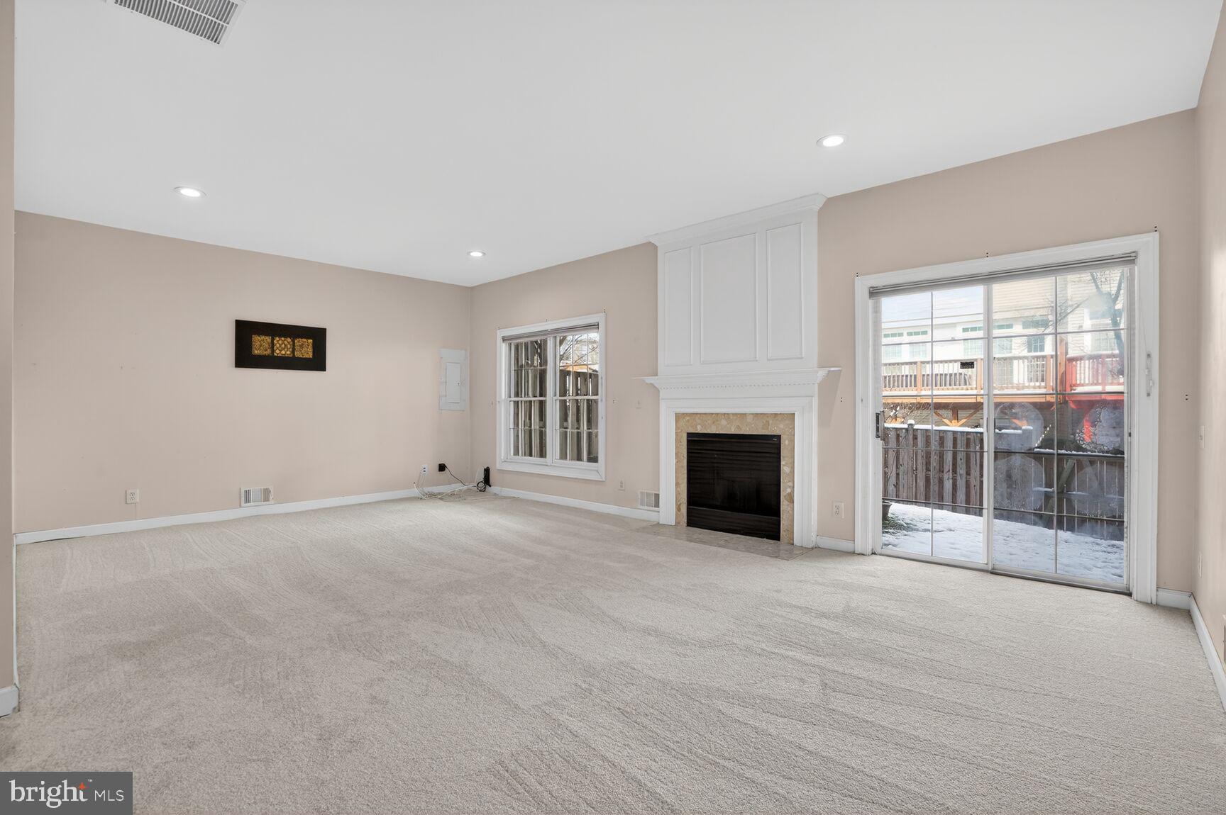 VIRGINIA CENTER - Residential