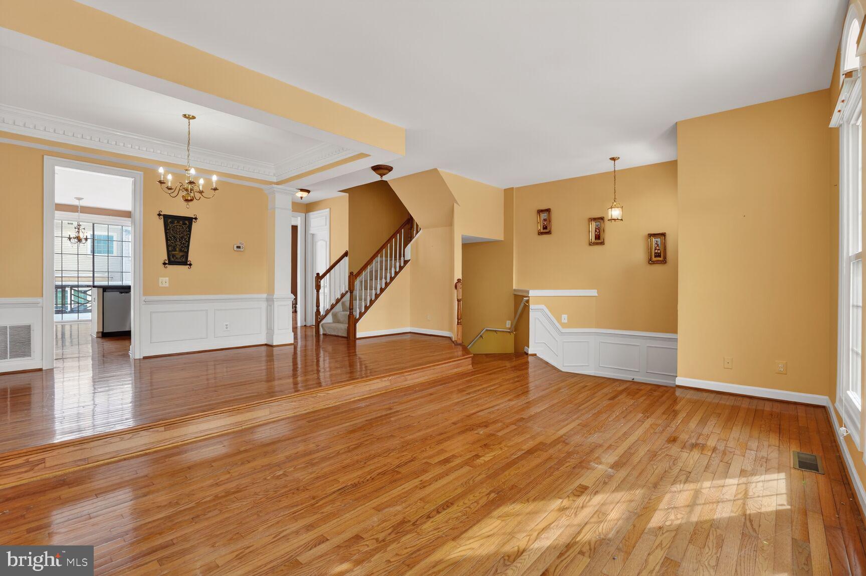 VIRGINIA CENTER - Residential