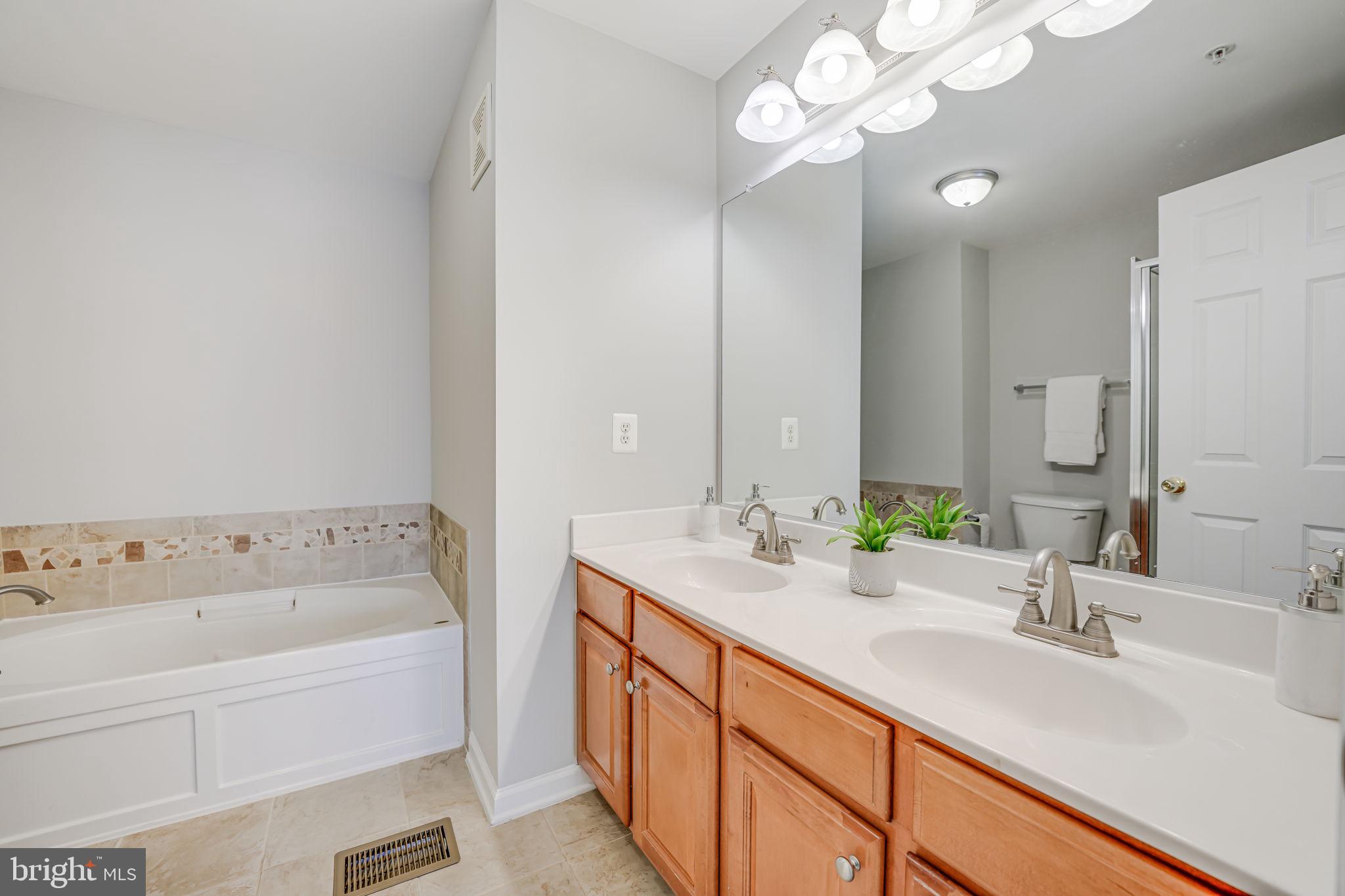 EAST MARKET AT FAIR LAKE - Residential