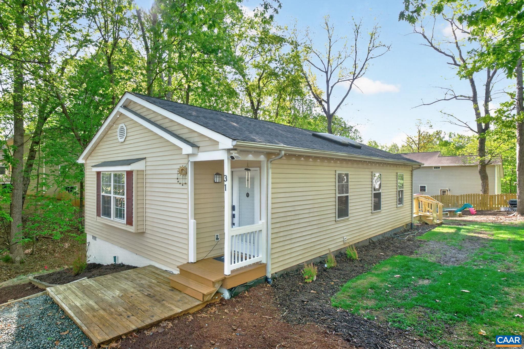 LAKE MONTICELLO - Residential