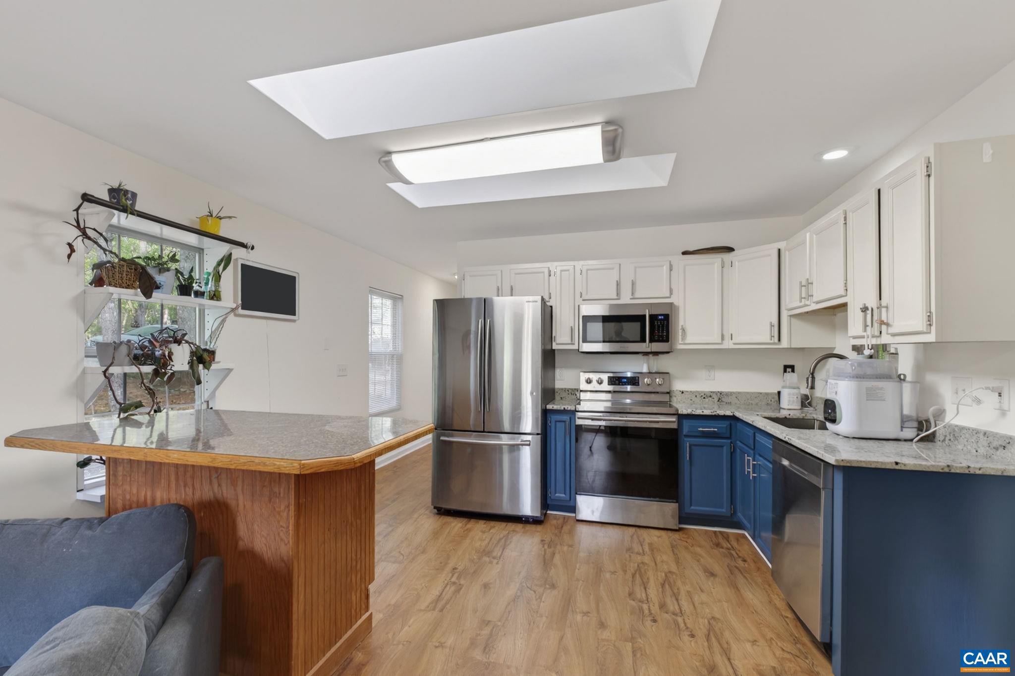 LAKE MONTICELLO - Residential