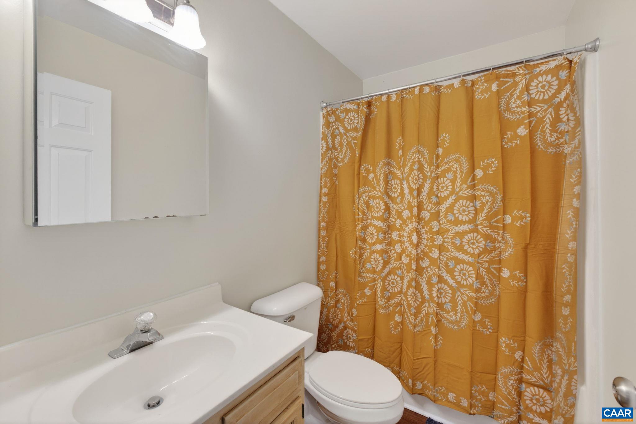 LAKE MONTICELLO - Residential