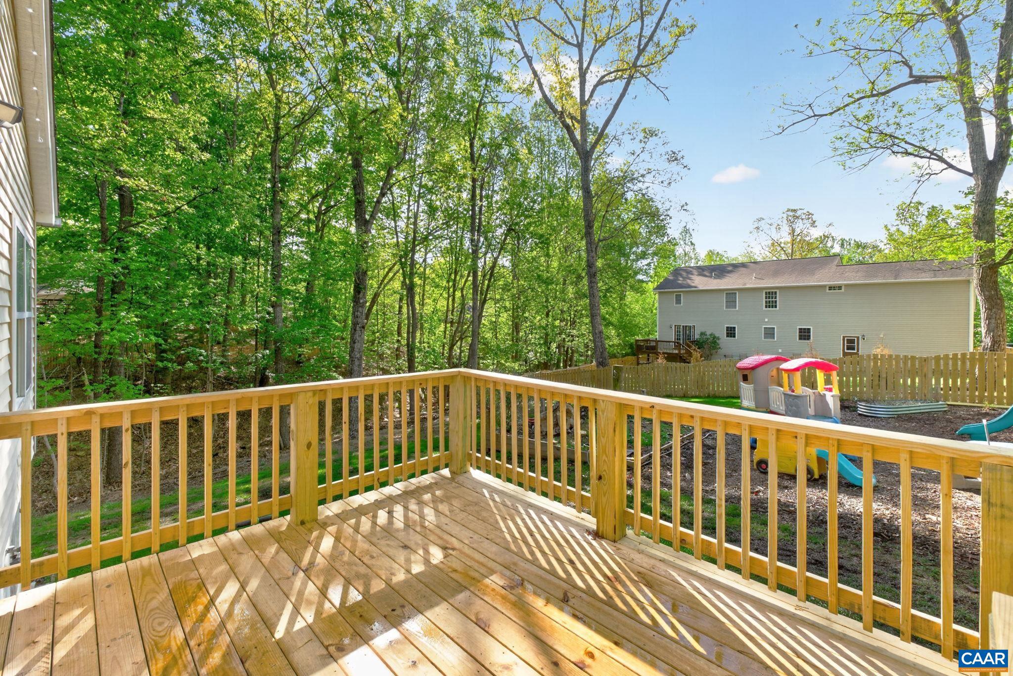 LAKE MONTICELLO - Residential