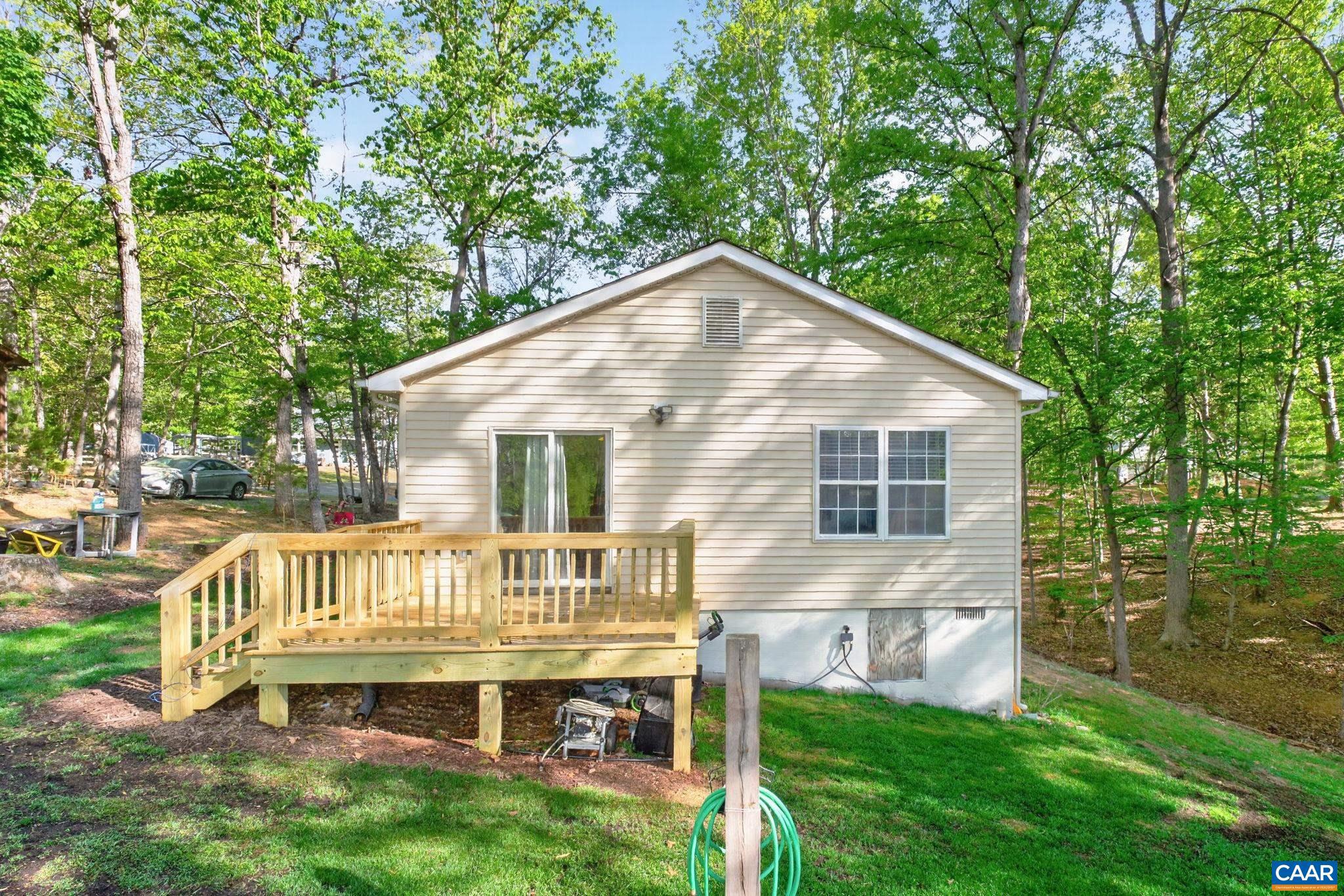 LAKE MONTICELLO - Residential