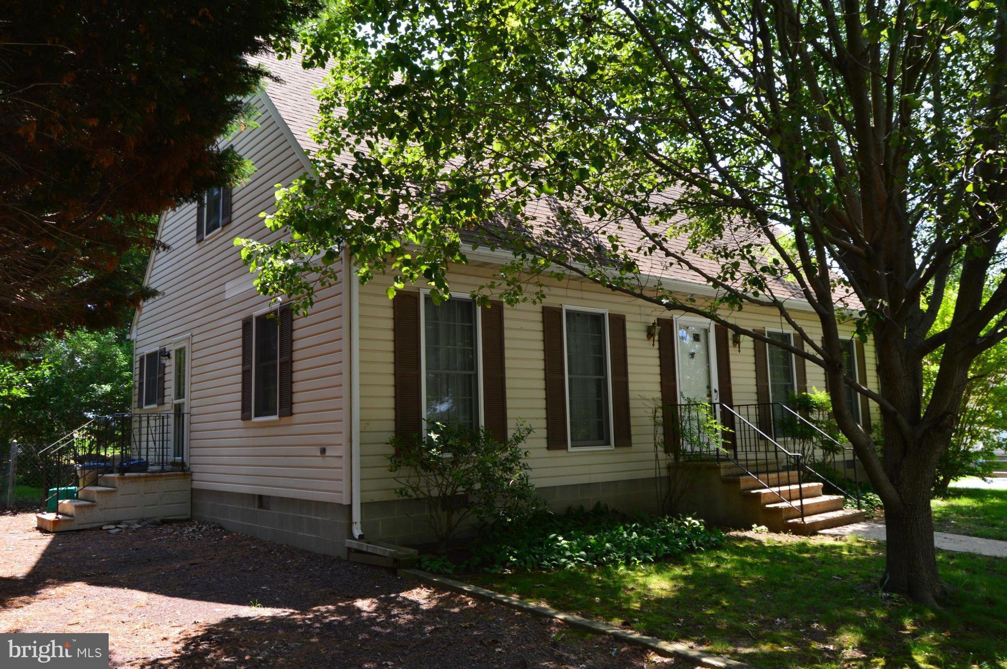 CORSICA HILLS - Residential Lease