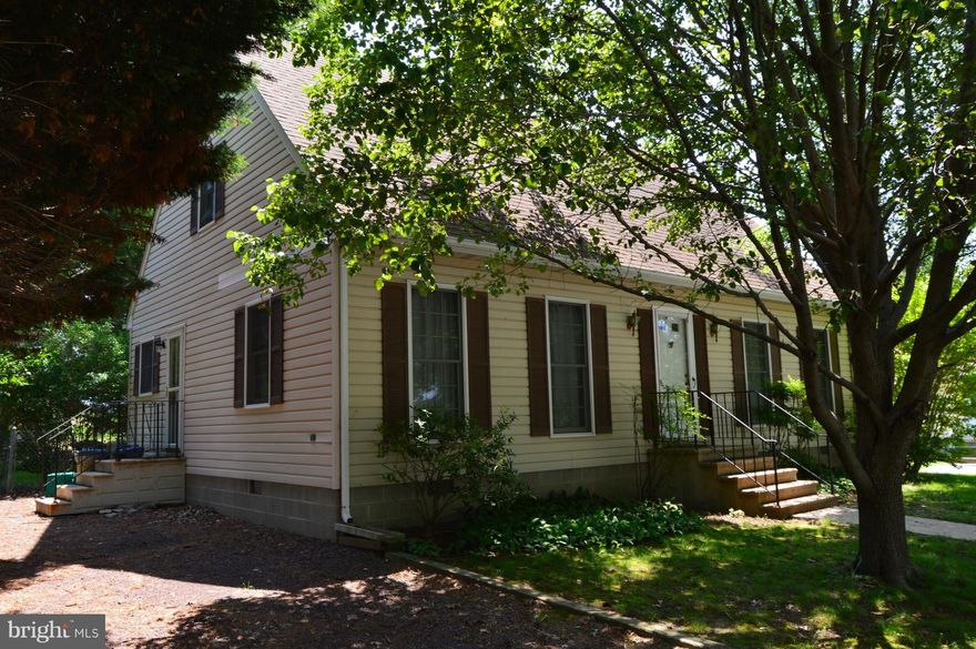 Well maintained 1600+ sqft Cape Cod on quiet street overlooking farmland, features 4bds, 2 baths (1st floor master), spacious living room, foyer/ hardwood staircase, sep dining room with sliding glass doors leading to 12x16 deck, mudroom/laundry room...spacious rooms, lots of storage and nicely landscaped yard.....